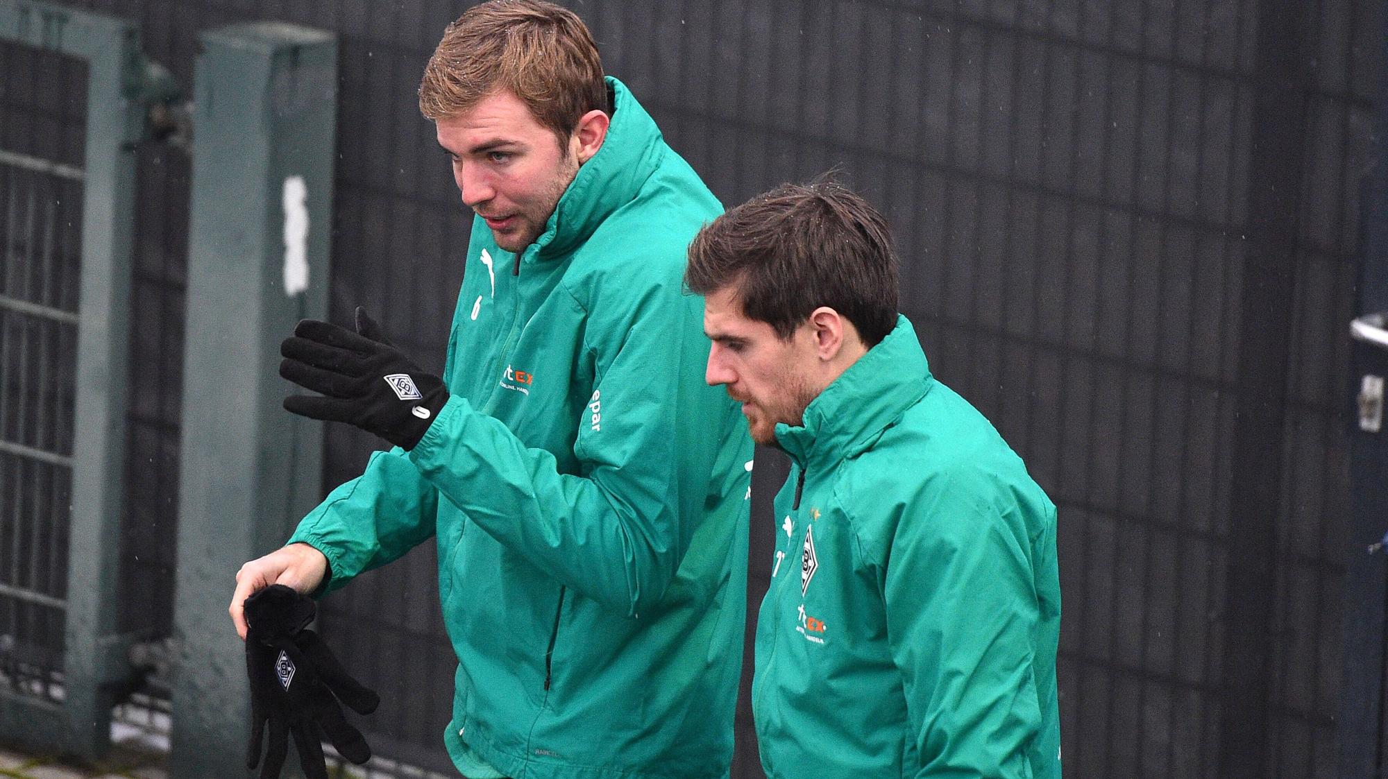 Gladbachs Christoph Kramer (l.) und Jonas Hofmann (r.) bei einem Training der Fohlenelf im Borussia-Park.