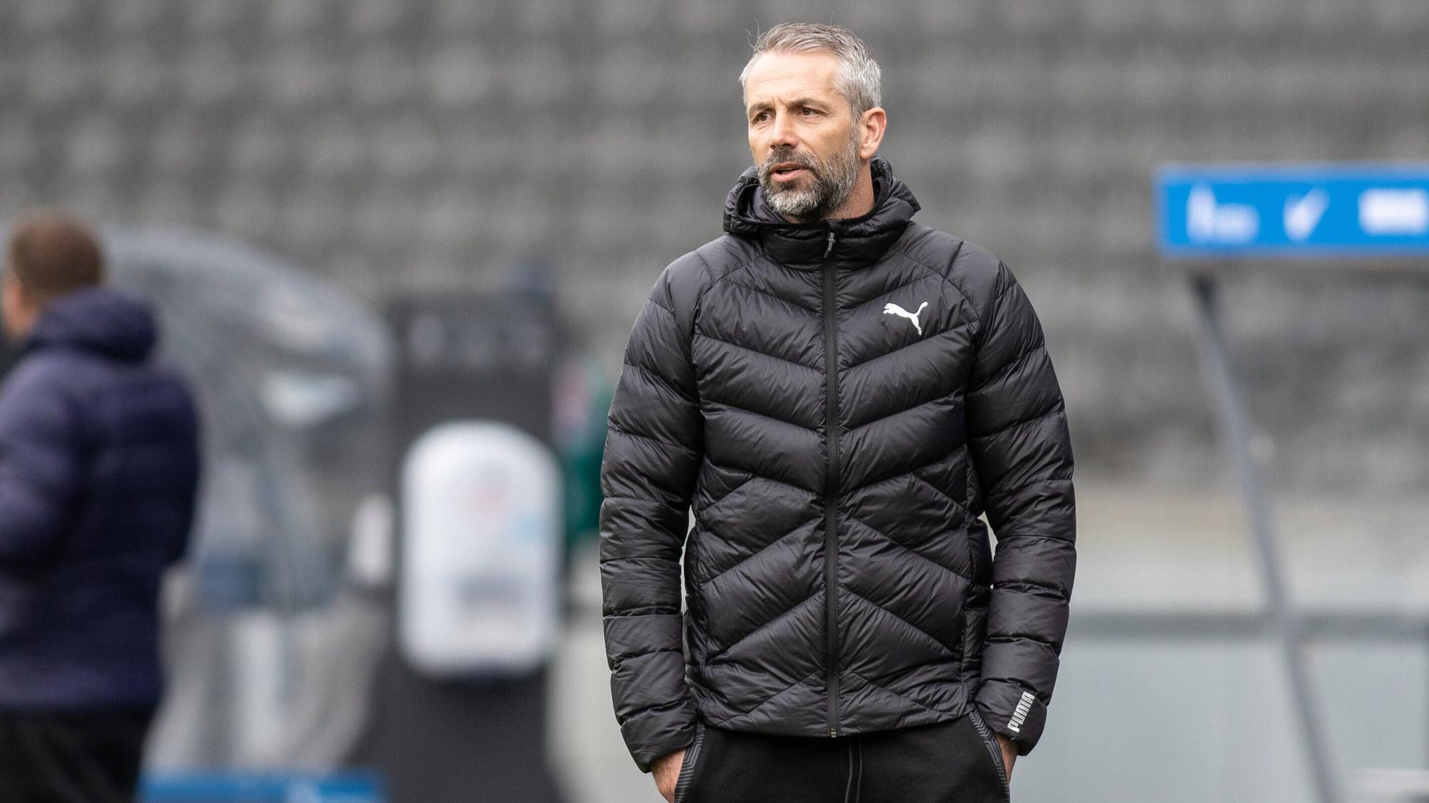Gladbach-Trainer Marco Rose im Spiel seiner Gladbacher gegen Hertha BSC Berlin im Olympiastadion am 10. April 2021.