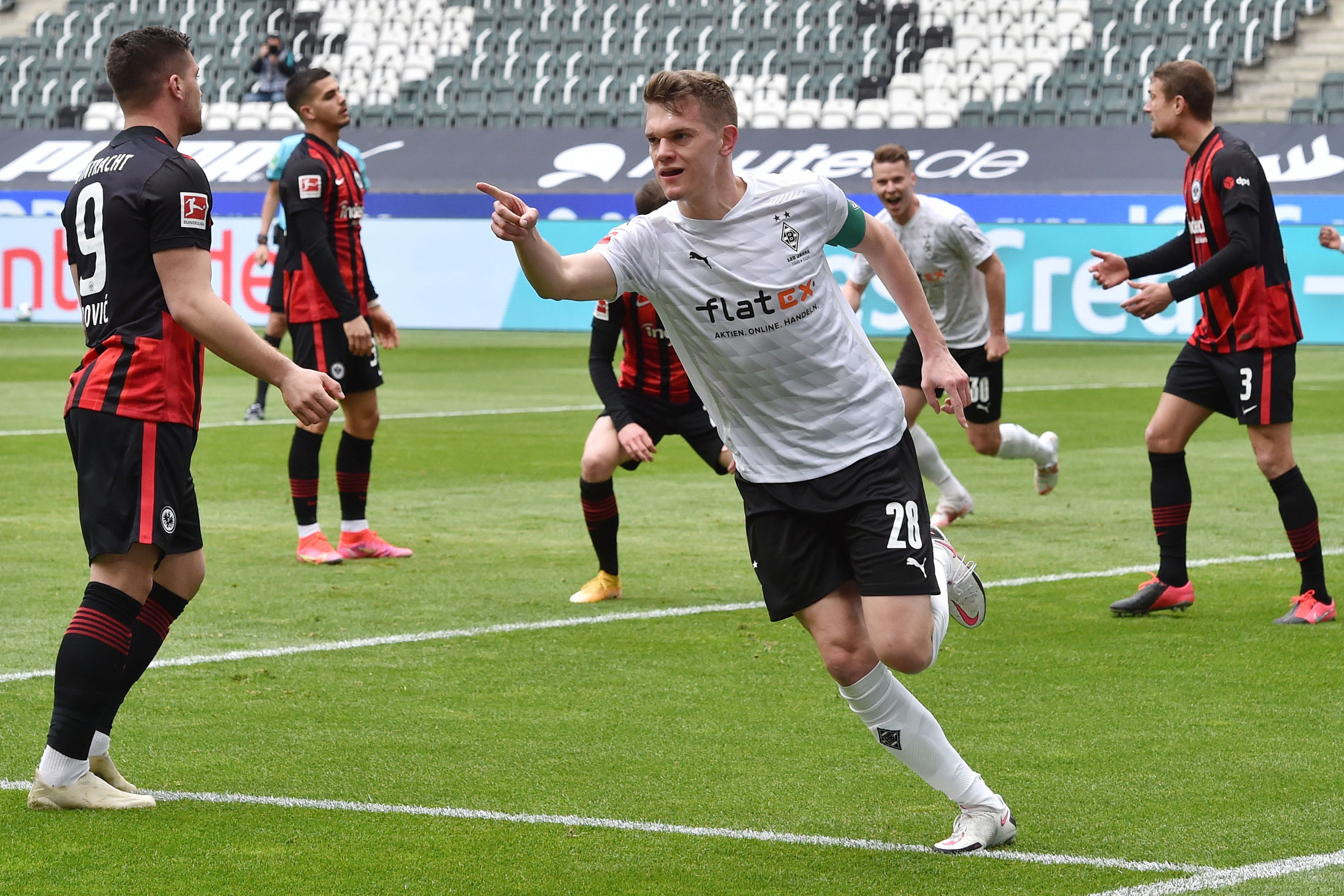 Gladbachs Matthias Ginter bejubelt seinen Treffer zum 1:0 gegen Eintracht Frankfurt. Sein Team gewann am 17. April 2021 mit 4:0.