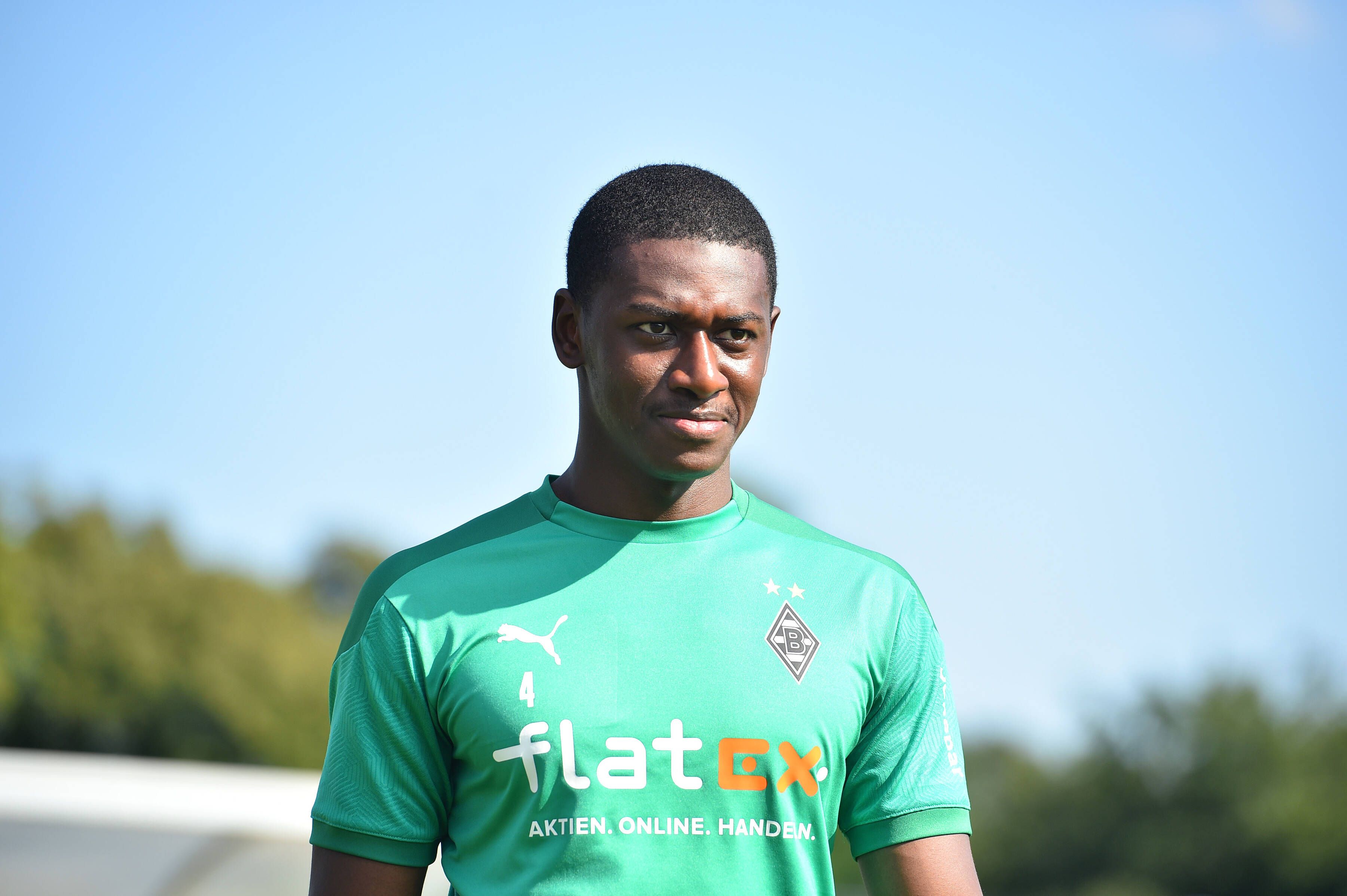 Gladbach-Verteidiger Mamadou Doucouré muss nach einem Achillessehnen-Riss operiert werden.