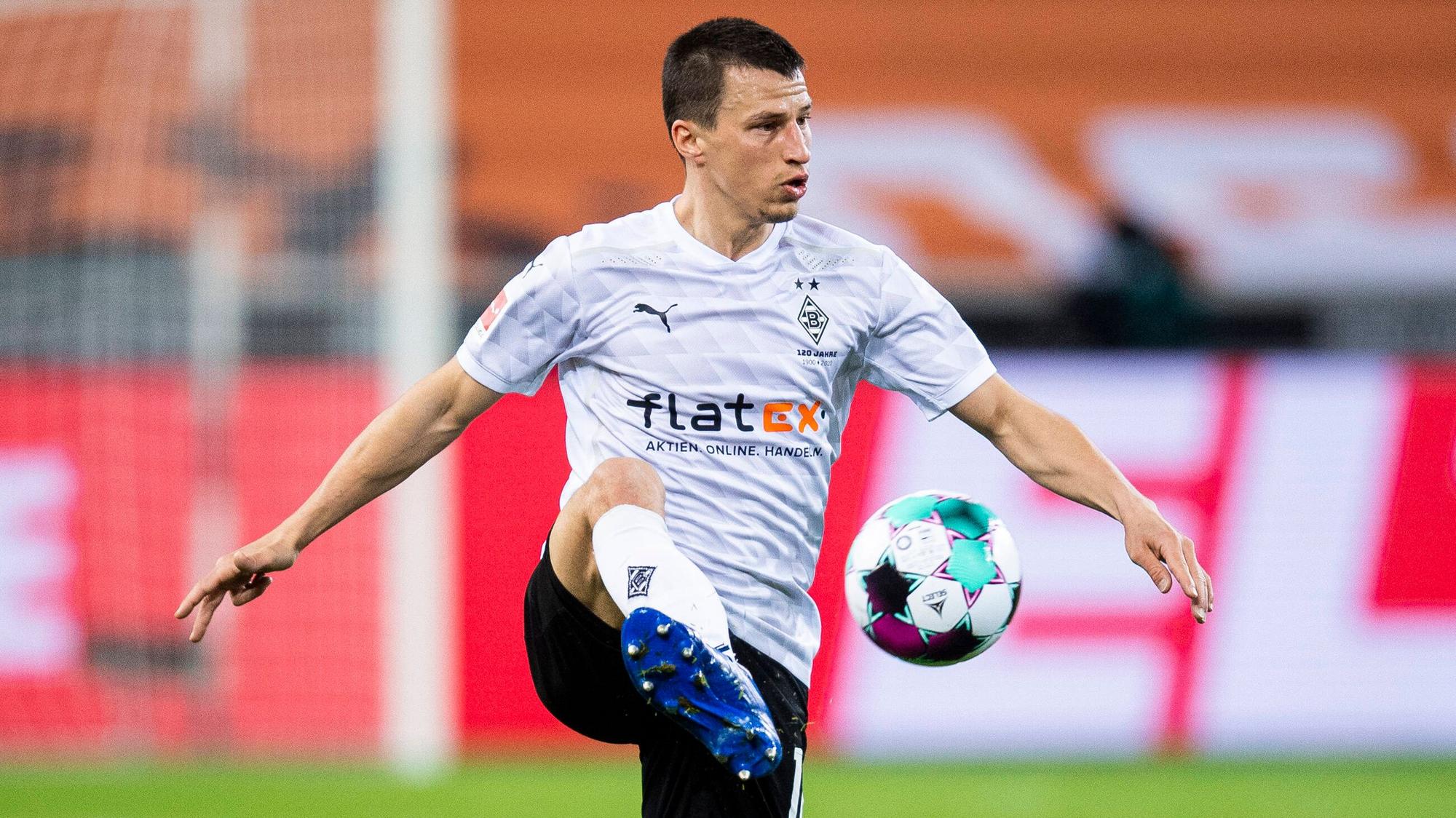 Gladbachs Stefan Lainer beim Bundesliga-Spiel gegen den SC Freiburg am 3. April 2021 im Borussia-Park in Mönchengladbach.
