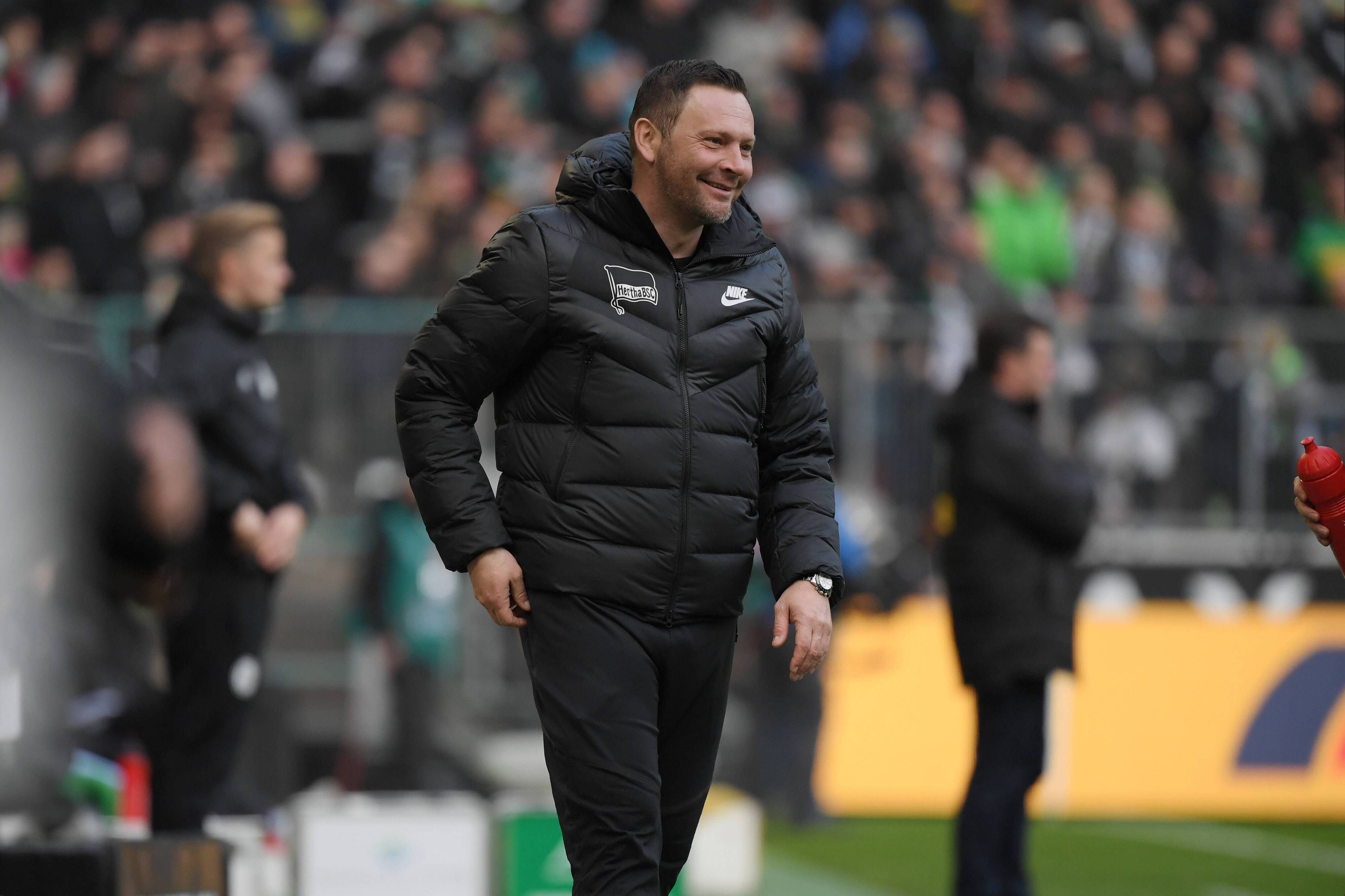 Hertha Trainer Pál Dárdai beim Bundesligaspiel seiner Mannschaft gegen Gladbach im Borussia-Park am 9. Februar 2019.