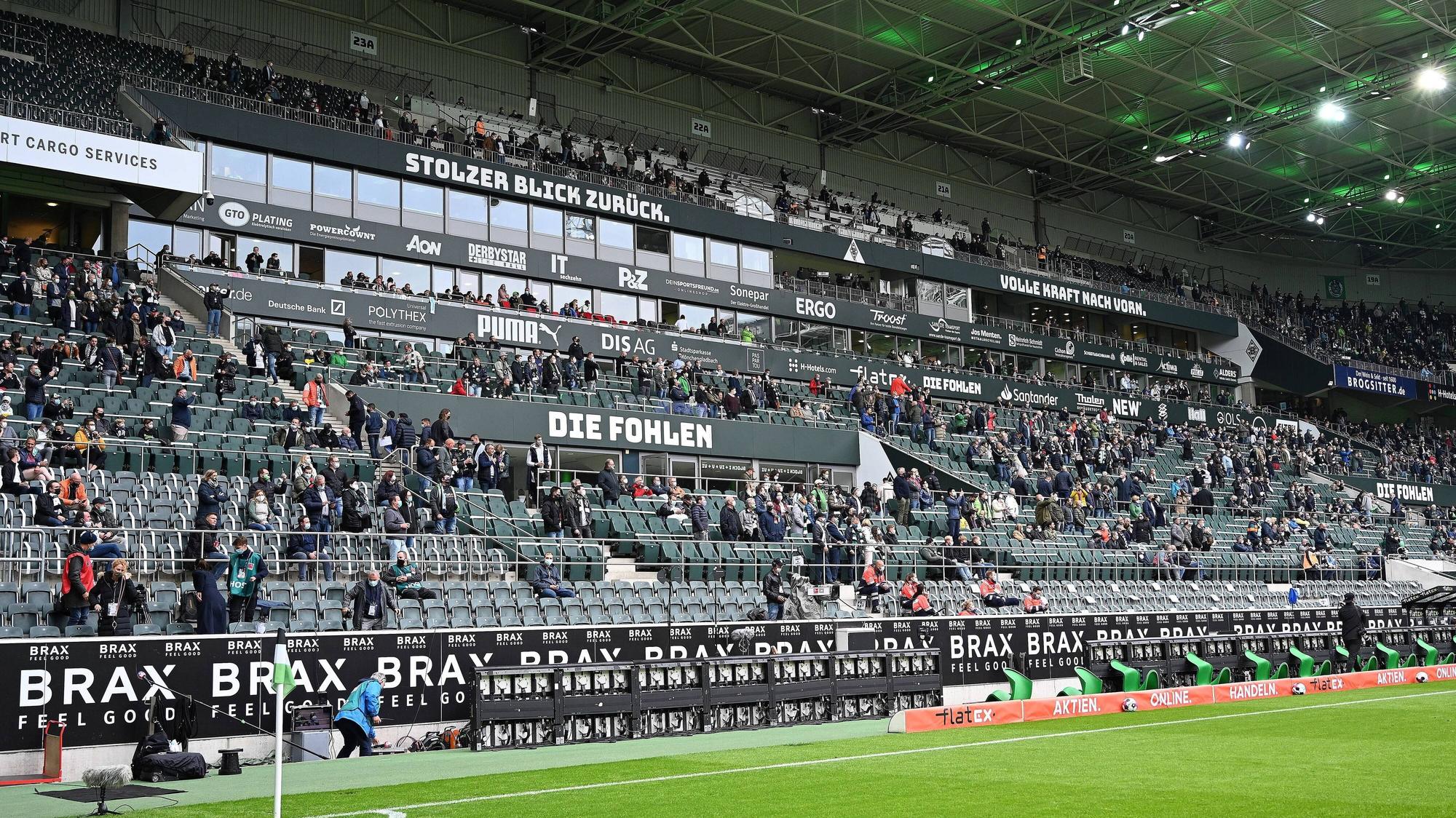 Der Borussia-Park mit zugelassenen Fans unter besonderer Berücksichtung der Corona-Maßnahmen beim Bundesligaspiel der Gladbacher gegen Union Berlin am 26. September 2020.