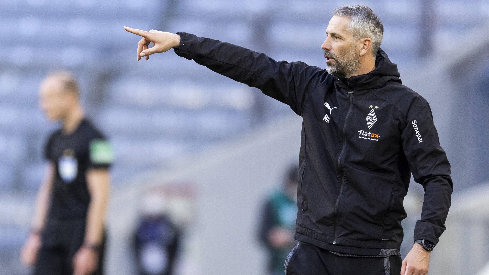 Gladbach-Trainer Marco Rose coacht sein Team im Bundesligaspiel der Borussia bei Bayern München am 8. Mai 2021.