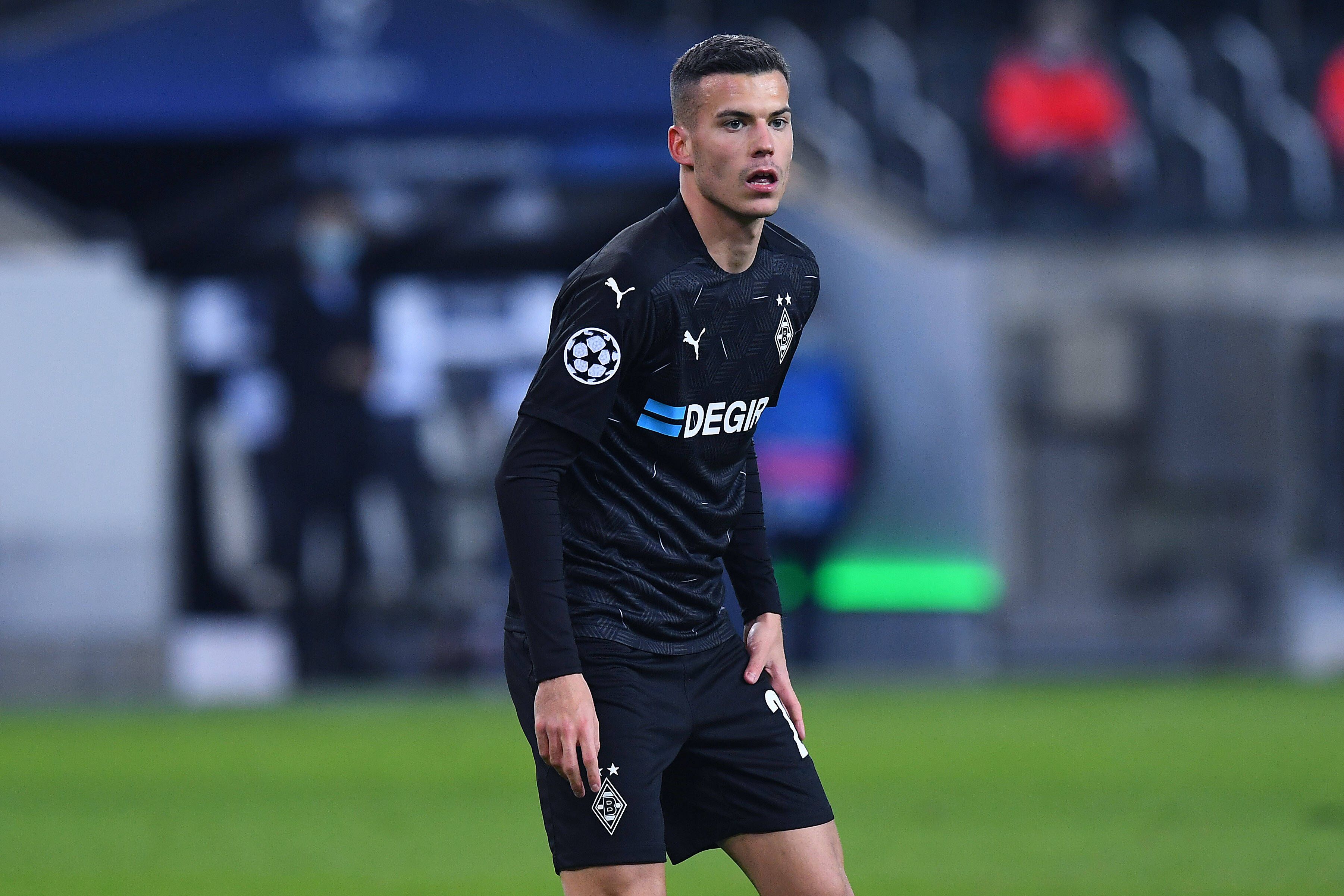László Bénes, hier mit Gladbach im Champions-League-Duell am 25. November 2020 gegen Schachtar Donezk, hat weiterhin das Interesse von Fußball-Bundesligist FC Augsburg auf sich gezogen.