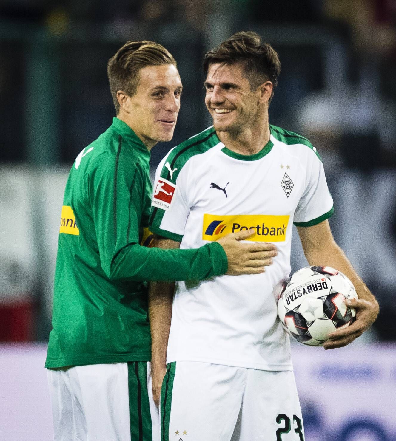 Patrick Herrmann (l.) und Jonas Hoffmann (r.), hier am 21. Oktober 2018, treten im EM-Spezial der Kurzserie "Flaco vs. Hoffi" gegeneinander an.
