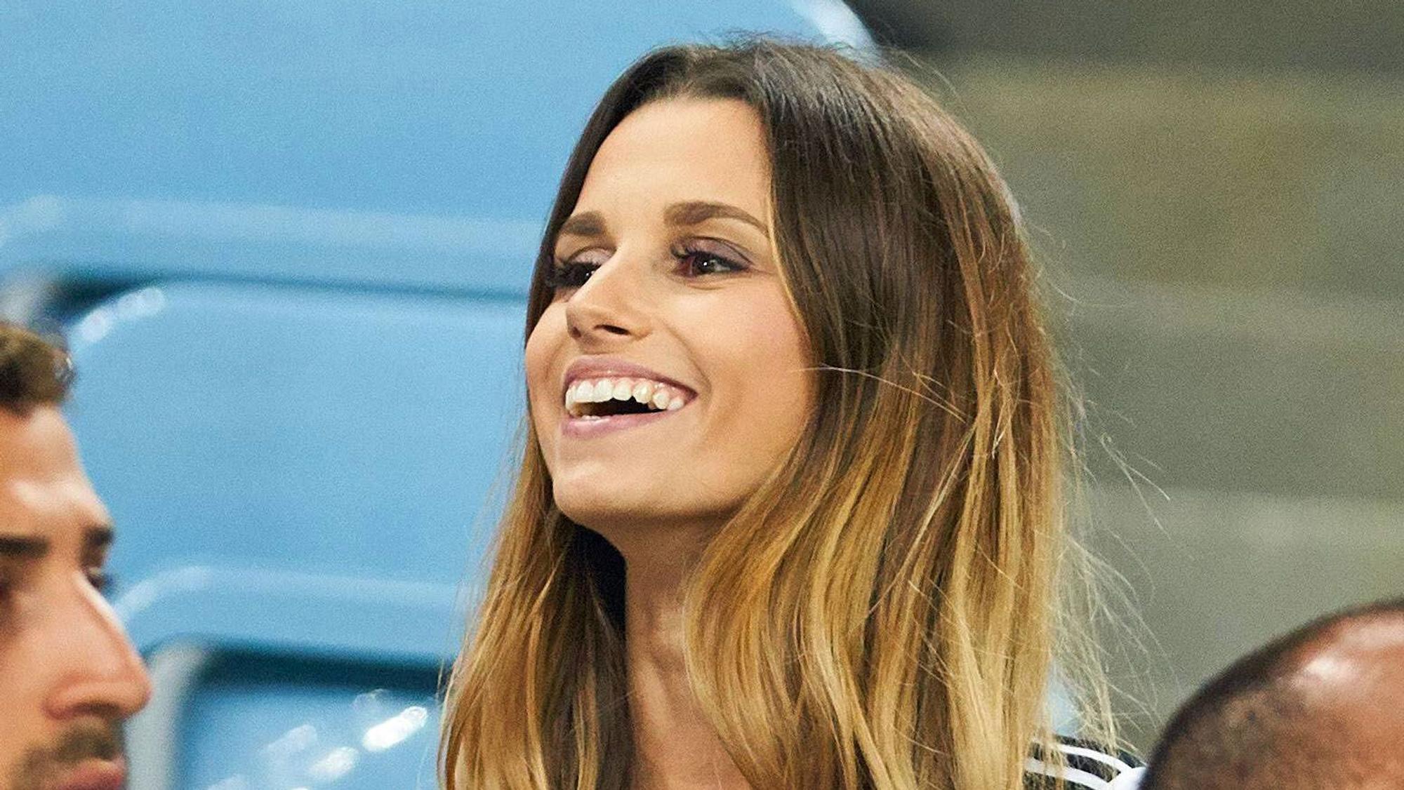Christina Ginter bei der WM 2018 auf der Tribüne beim Spiel zwischen Deutschland und Schweden.