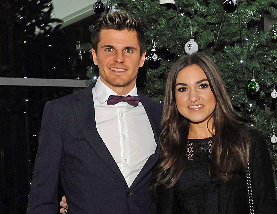 Gladbachs Nationalspieler Jonas Hofmann mit seiner Frau Lena.