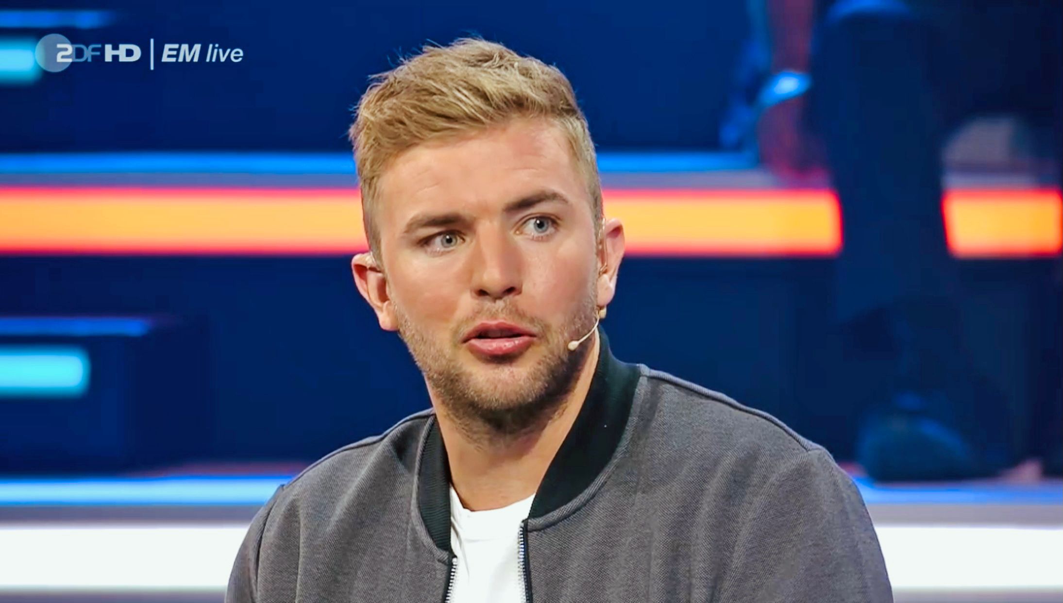 Gladbachs Christoph Kramer, auf diesem Bild am 15. Juni 2021 zu sehen, arbeitet während der Fußball-Europameisterschaft als Experte für den öffentlich-rechtlichen TV-Sender „ZDF“.