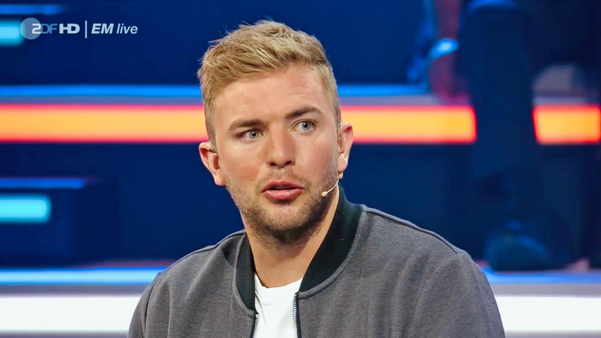 Gladbachs Christoph Kramer, auf diesem Bild am 15. Juni 2021 zu sehen, arbeitet während der Fußball-Europameisterschaft als Experte für den öffentlich-rechtlichen TV-Sender „ZDF“.