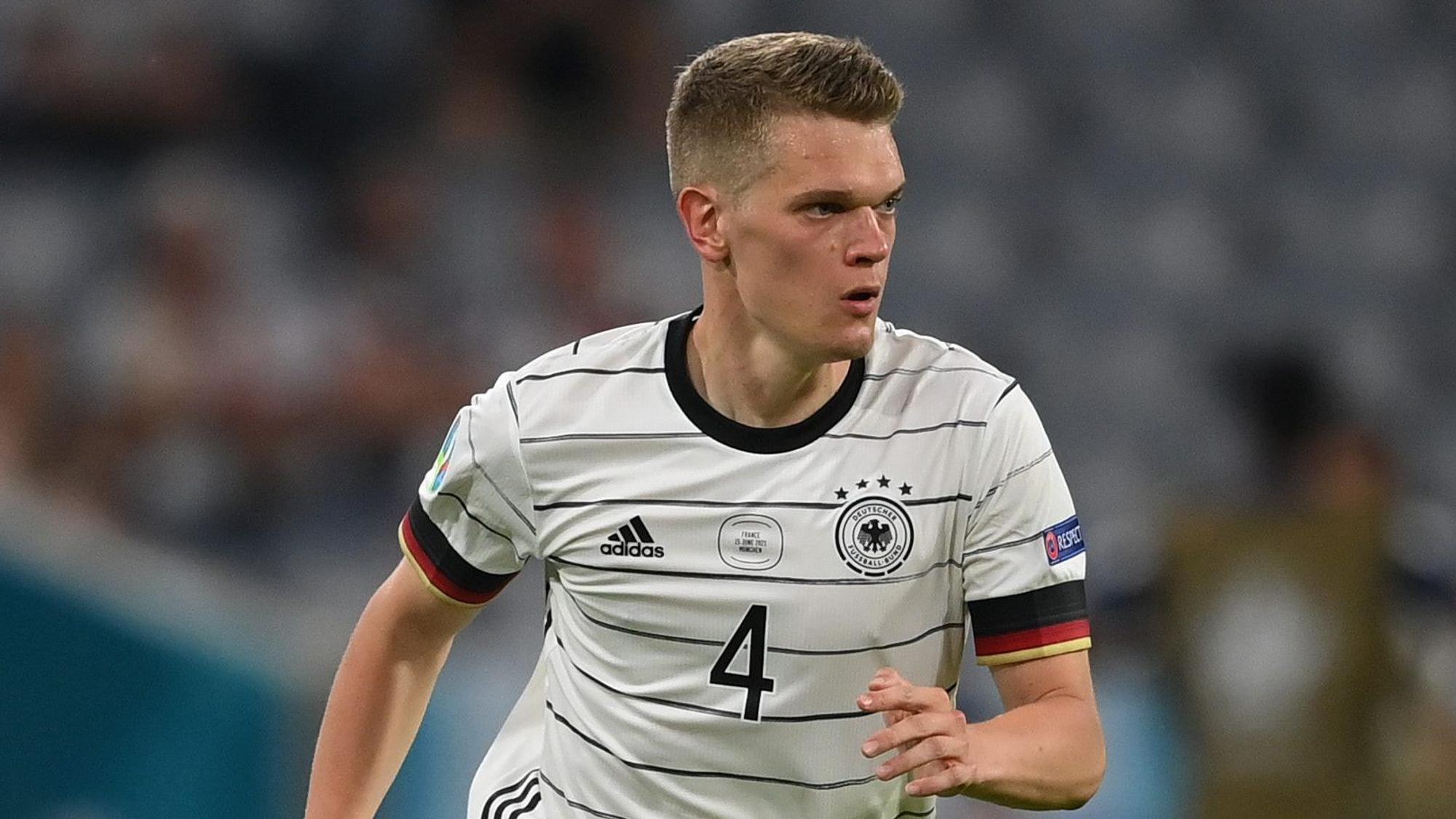 EM 2021: Matthias Ginter dribbelt beim Spiel zwischen Deutschland und Frankreich.