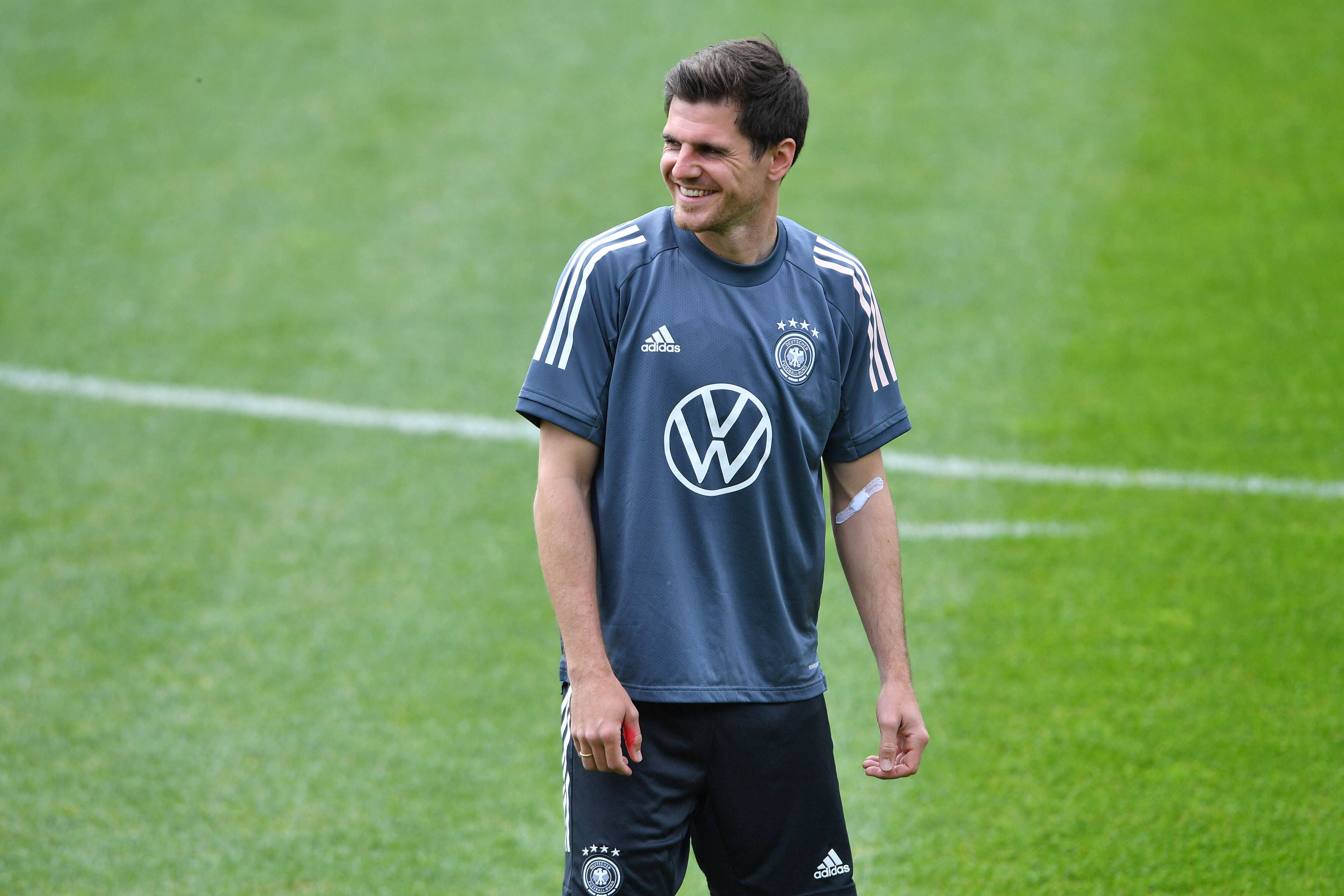 Gladbachs Nationalspieler Jonas Hofmann, hier zu sehen am 5. Juni 2021 im Trainingslager in Seefeld, kann bei der EM weiterhin nicht mit den DFB-Kollegen trainieren.