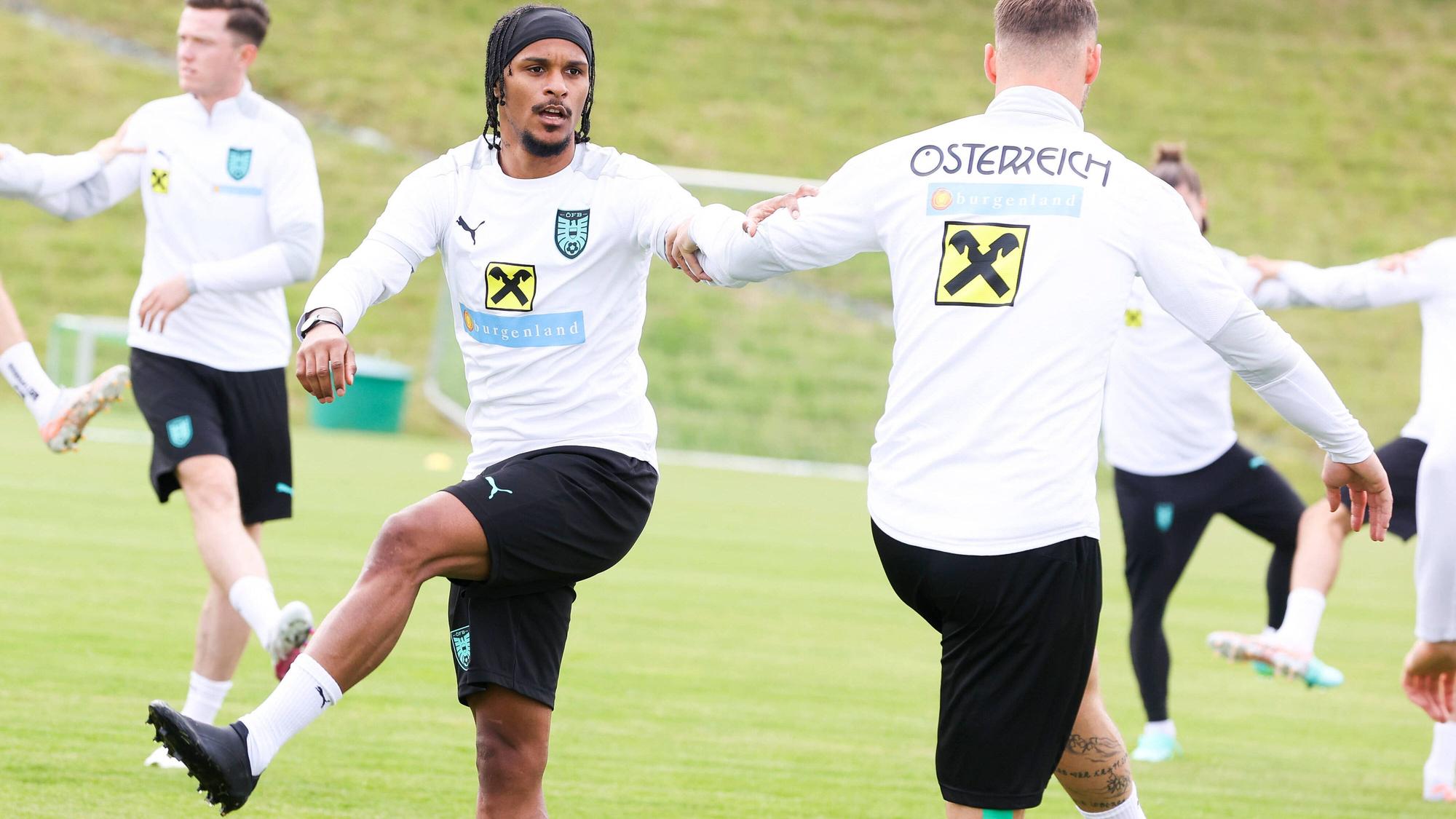 Valentino Lazaro (2. v. l.), hier ist Gladbachs Leihgabe von Inter Mailand am 28. Mai 2021 zu sehen, steht im Kader Österreichs für die Fußball-Europameisterschaft.