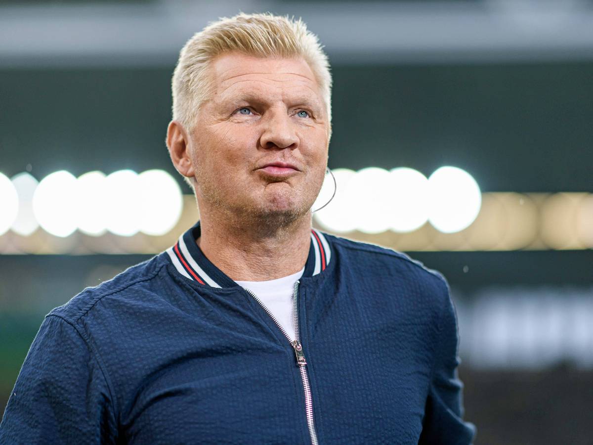 Ex-Gladbach-Kapitän Stefan Effenberg hat sich zum Bundesliga-Duell zwischen Bayern München und der Borussia vom Niederrhein geäußert. Auf diesem Foto ist der Ex-Nationalspieler am 9. August 2019 zu sehen. Effenberg lächelt.
