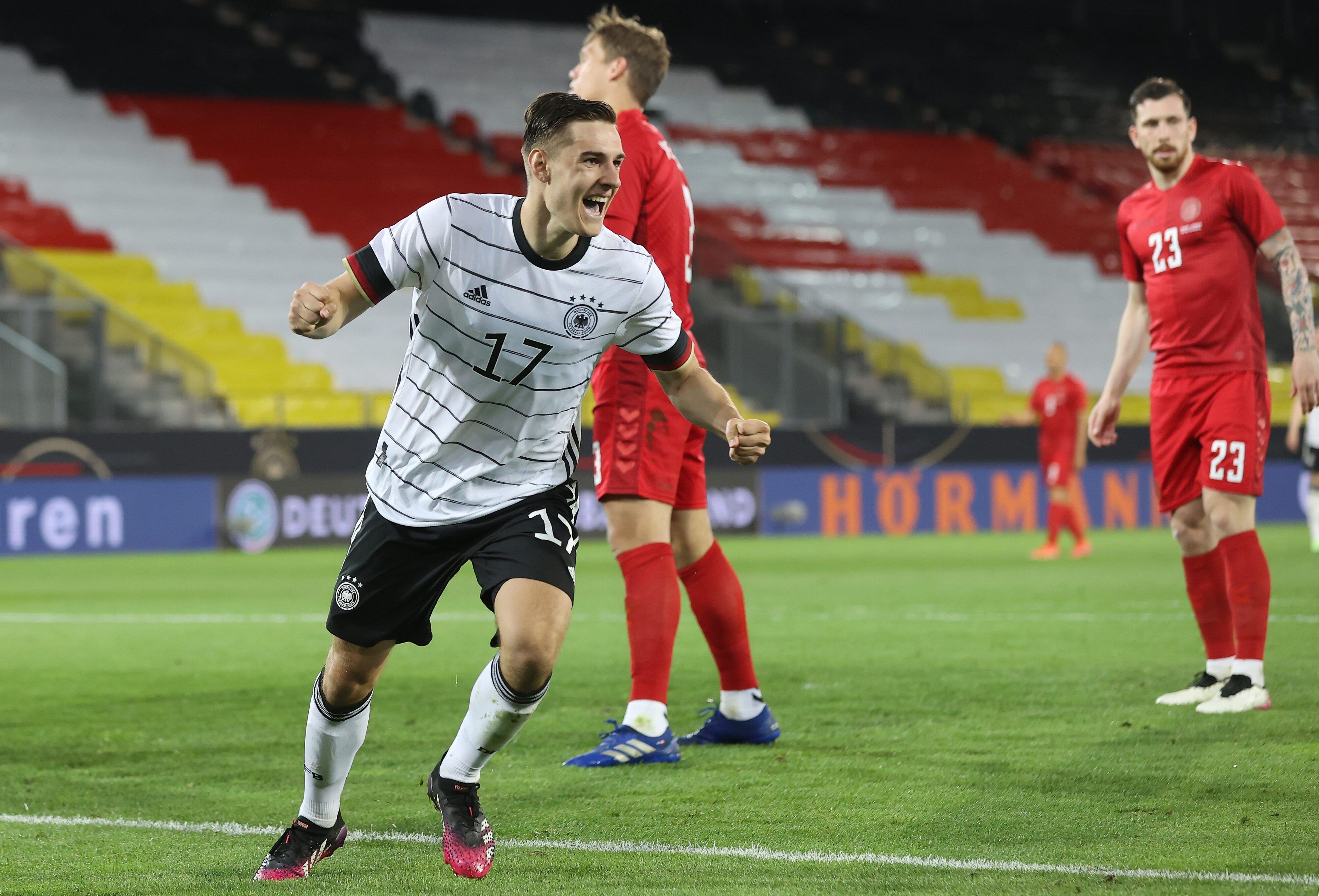 Deutschlands Nationalspieler Florian Neuhaus jubelt am 2. Juni 2021 im Testländerspiel gegen Dänemark. Der Gladbach-Profi hatte wenige Augenblicke zuvor die DFB-Elf mit 1:0 in Führung gebracht, am Ende trennten sich beide Teams mit 1:1.