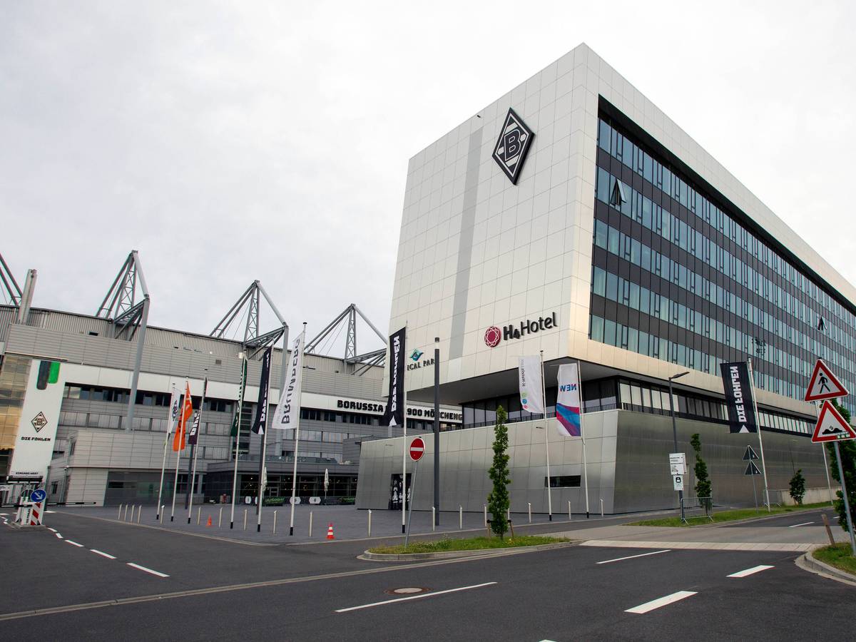 Der Bau „Borussia 8 Grad“ gegenüber der Haupttribüne des Gladbacher Stadions.