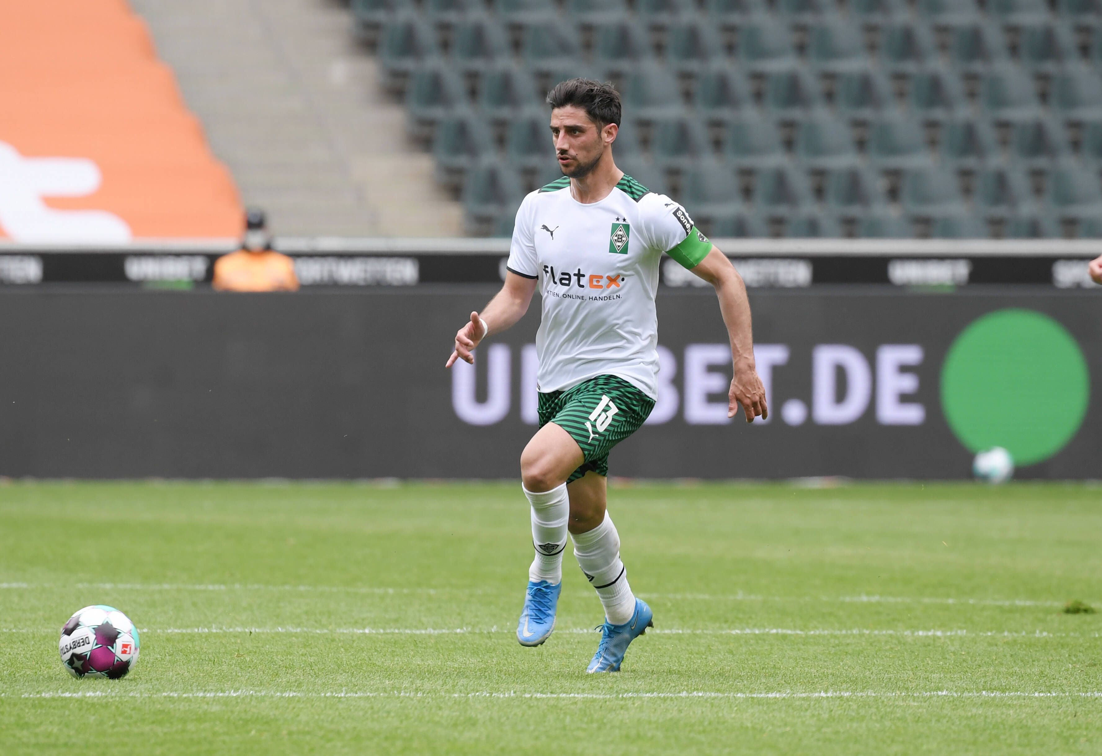 Gladbach-Kapitän Lars Stindl, auf diesem Foto am 15. Mai 2021 zu sehen, ist von den Fohlen-Fans zum Borussen-Spieler der Saison gewählt worden.