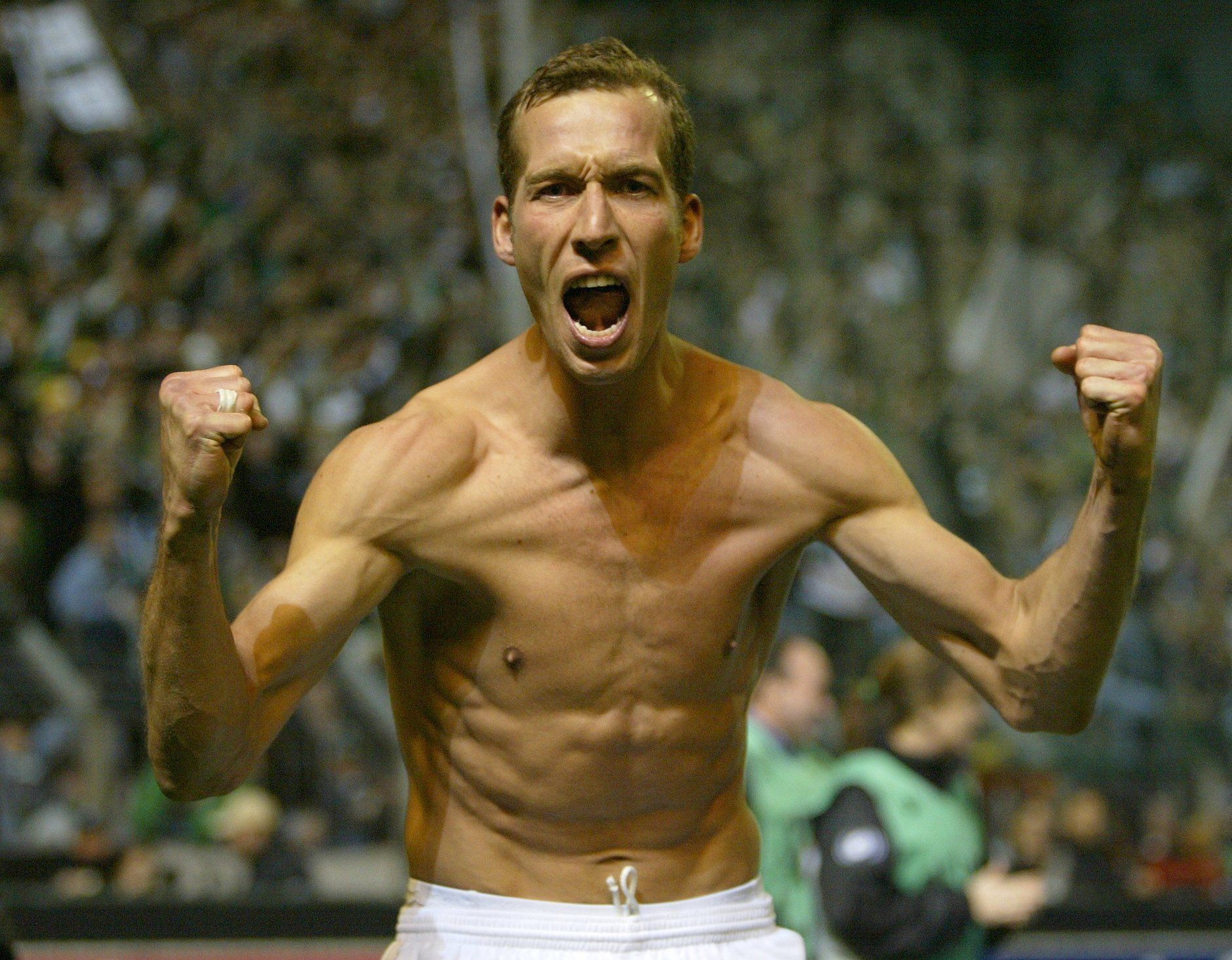 Ex-Gladbach-Kapitän Jeff Strasser, auf diesem Foto am 3. Februar 2004 im Pokal-Duell der Fohlen-Elf gegen den MSV Duisburg zu sehen, hat nun als Trainer einen neuen Job in Luxemburg angenommen.