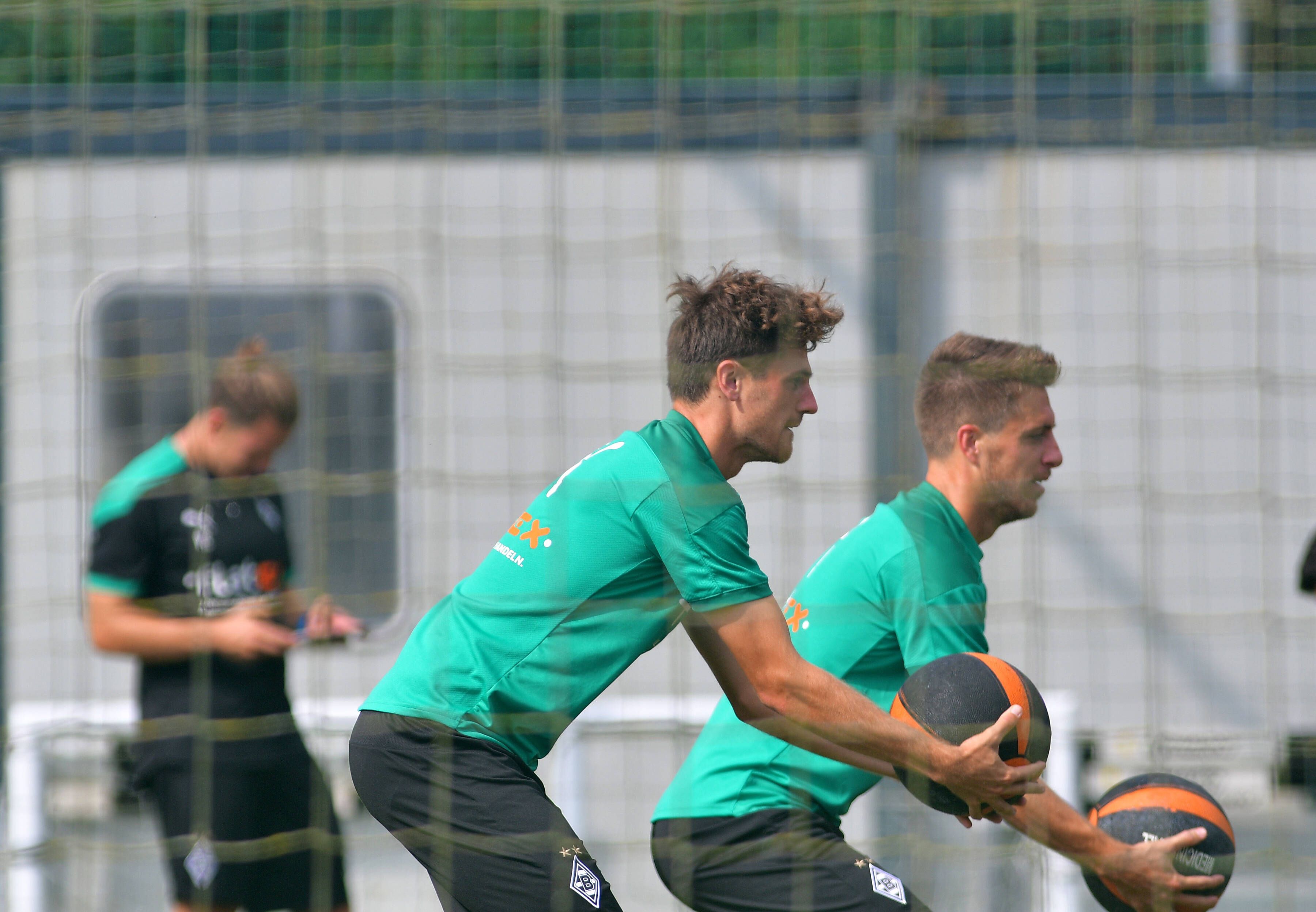 Jonas Hofmann (l.) und Patrick Herrmann (r.), hier am 18. August 2020, duellieren sich im zehnten Duell der Serie „Flaco vs. Hoffi“.