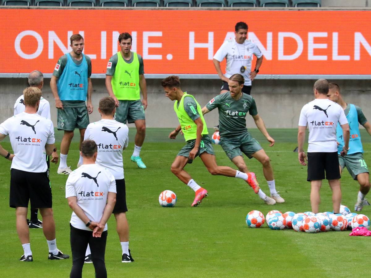 04.07.2021, Mönchengladbach, GER, Fussball, Herren, BL, Saison 2021/2022, Borussia Moenchengladbach
Training: Die Gladbacher üben sich im Torschusstraining.