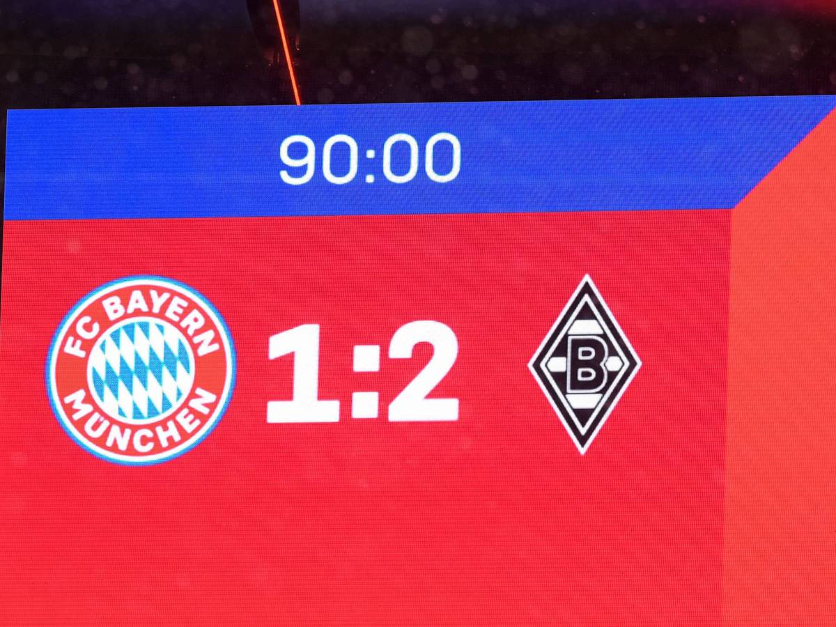 Die Anzeigetafel in der Allianz-Arena zeigt das Ergebnis zwischen Borussia Mönchengladbach und dem FC Bayern am 7. Januar 2022.
