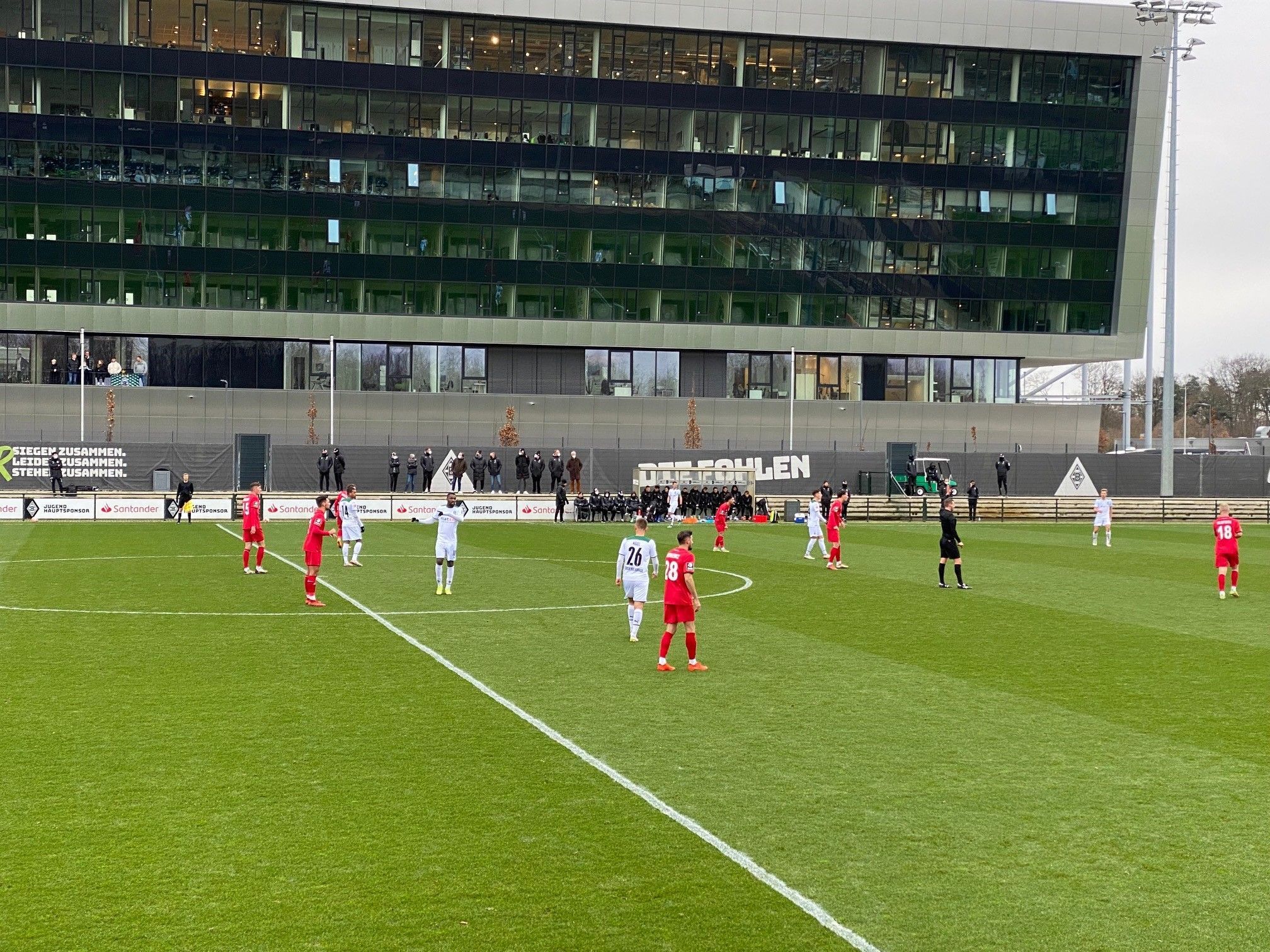 Am Samstag (8. Januar 2022) nach dem Bundesliga-Match gegen bei Bayern München ein Testspiel gegen Drittligist Viktoria Köln auf dem Fohlenplatz.