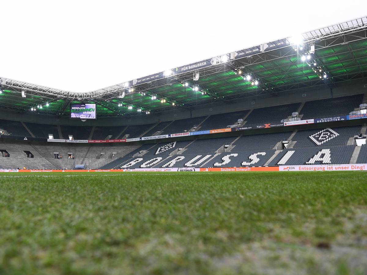 Fußball 1. Bundesliga 12. Spieltag Borussia Mönchengladbach - SpVgg Greuther Fürth am 20.11.2021 im Borussia-Park in Mönchengladbach Innenansicht / Innenaufnahme / Panorama / Innen Leer / Leeres Stadion / Tribüne DFL
