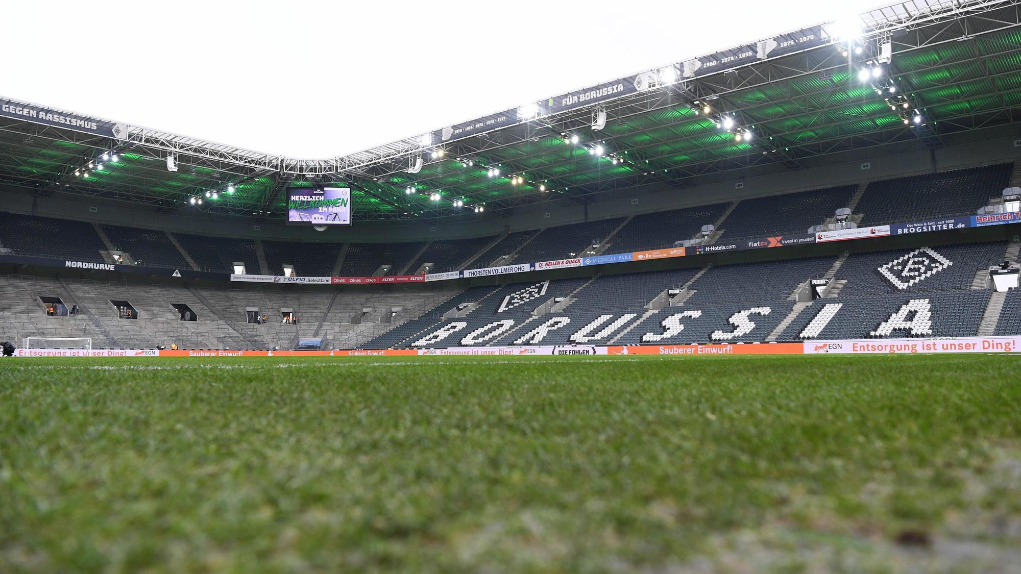 Fußball 1. Bundesliga 12. Spieltag Borussia Mönchengladbach - SpVgg Greuther Fürth am 20.11.2021 im Borussia-Park in Mönchengladbach Innenansicht / Innenaufnahme / Panorama / Innen Leer / Leeres Stadion / Tribüne DFL