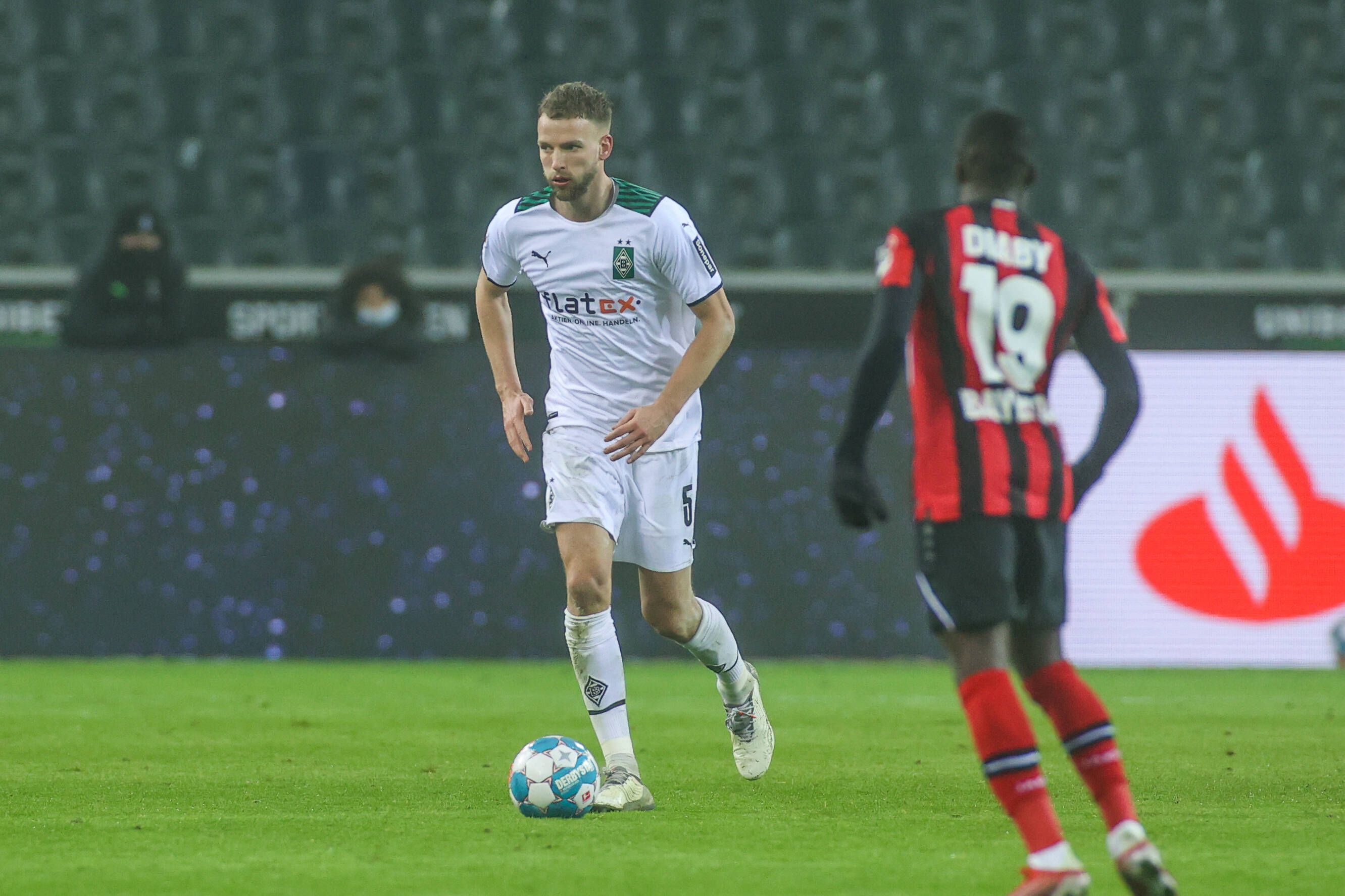 Marvin Friedrich, Innenverteidiger von Borussia Mönchengladbach, beim Bundesliga-Duell des VfL mit Bayer Leverkusen am 15. Januar 2022 im Borussia-Park.