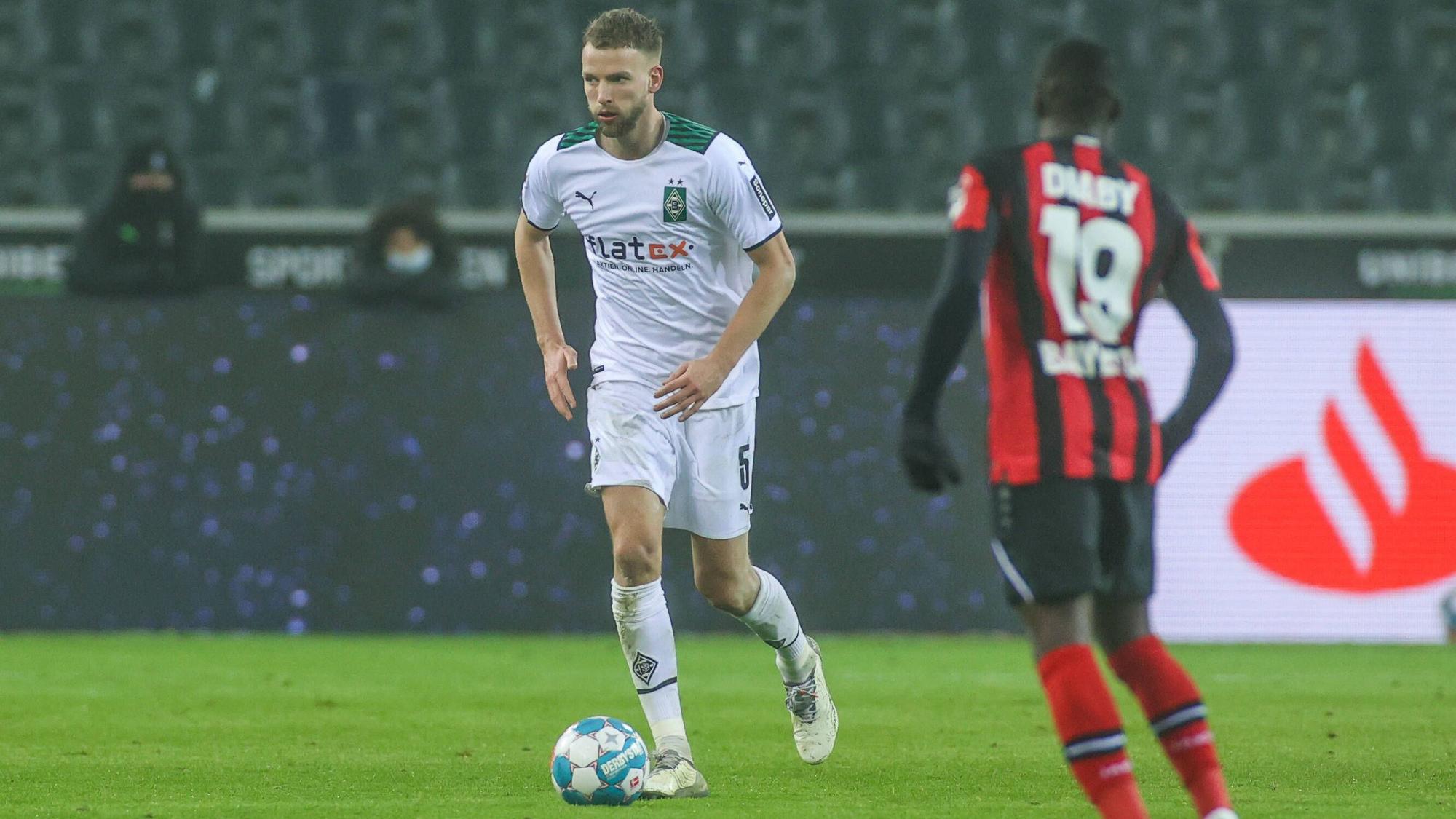 Marvin Friedrich, Innenverteidiger von Borussia Mönchengladbach, beim Bundesliga-Duell des VfL mit Bayer Leverkusen am 15. Januar 2022 im Borussia-Park.