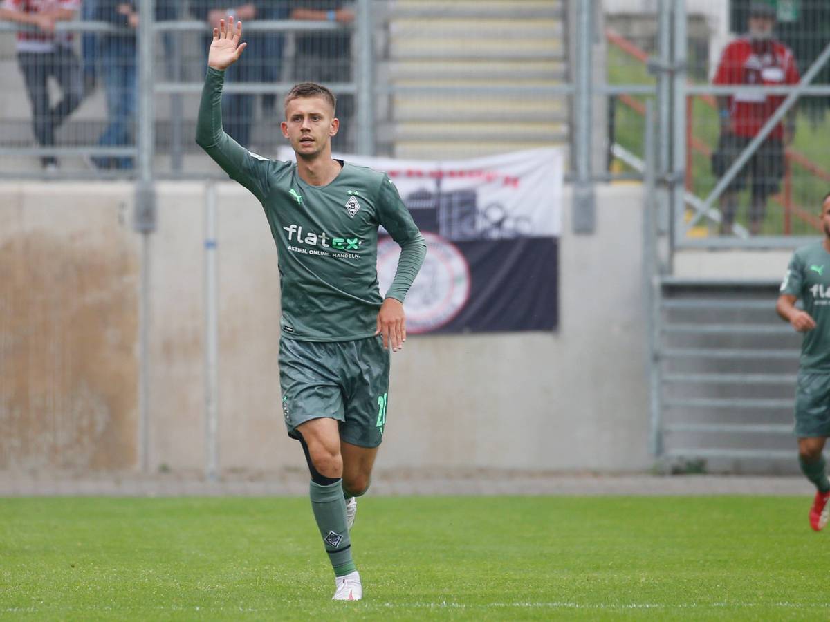 Oberhausen, Deutschland 04. September 2021: Regionalliga West - 2021/2022 - RW Oberhausen vs. Bor. Moenchengladbach U23 Torben Muesel / Müsel Borussia Mönchengladbach U23 gestikuliert auf dem Spielfeld. Stadion Niederrhein Nordrhein Westfalen *** Oberhausen, Germany 04 September 2021 Regionalliga West 2021 2022 RW Oberhausen vs Bor Moenchengladbach U23 Torben Muesel Müsel Borussia Mönchengladbach U23 gestures on the pitch Stadion Niederrhein Nordrhein Westfalen Copyright: xFotostandx/xvanxderxVeldenx