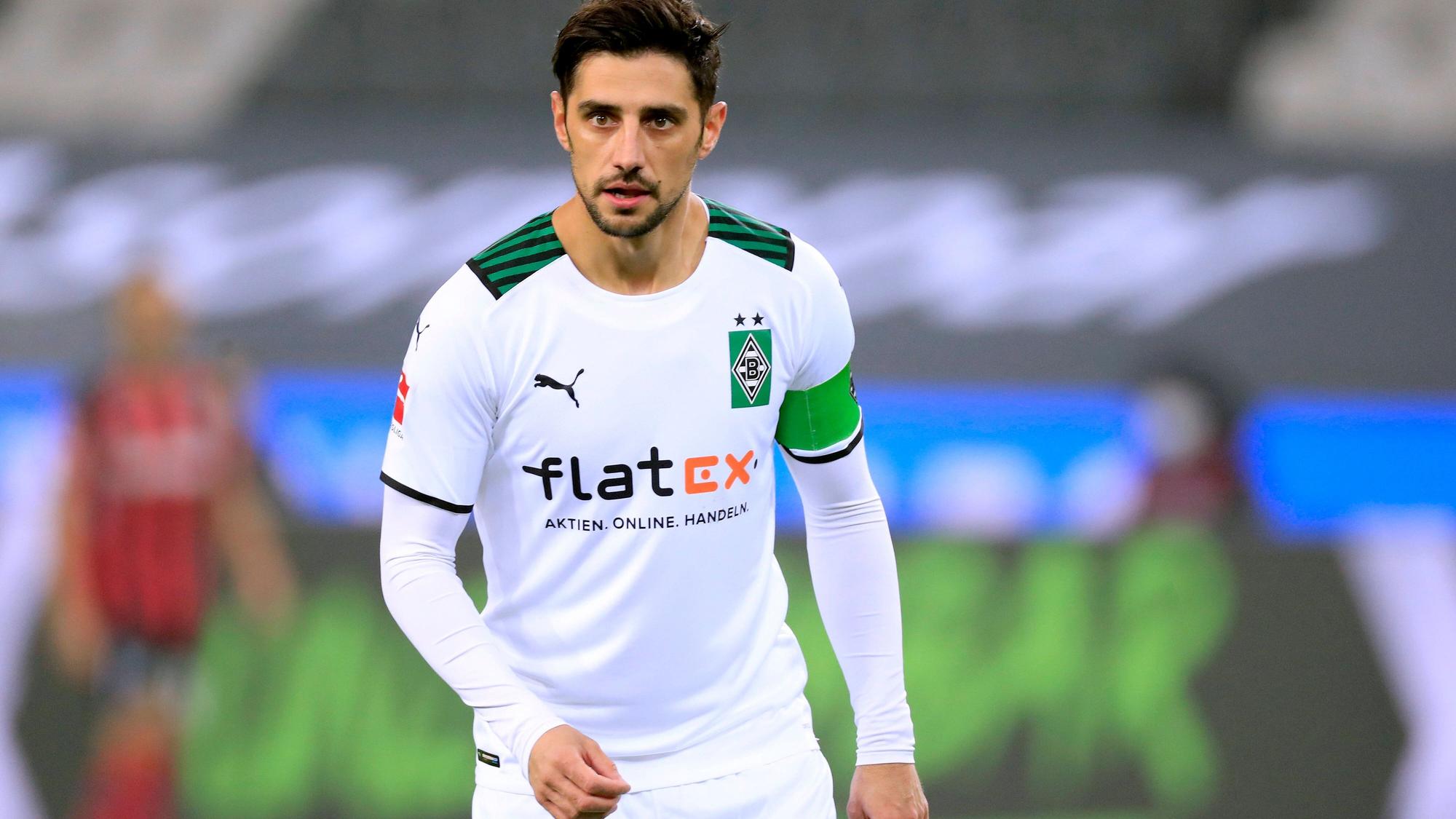 Gladbach-Kapitän Lars Stindl beim Bundesliga-Spiel zwischen Borussia Mönchengladbach und Bayer Leverkusen am 15. Januar 2022.
