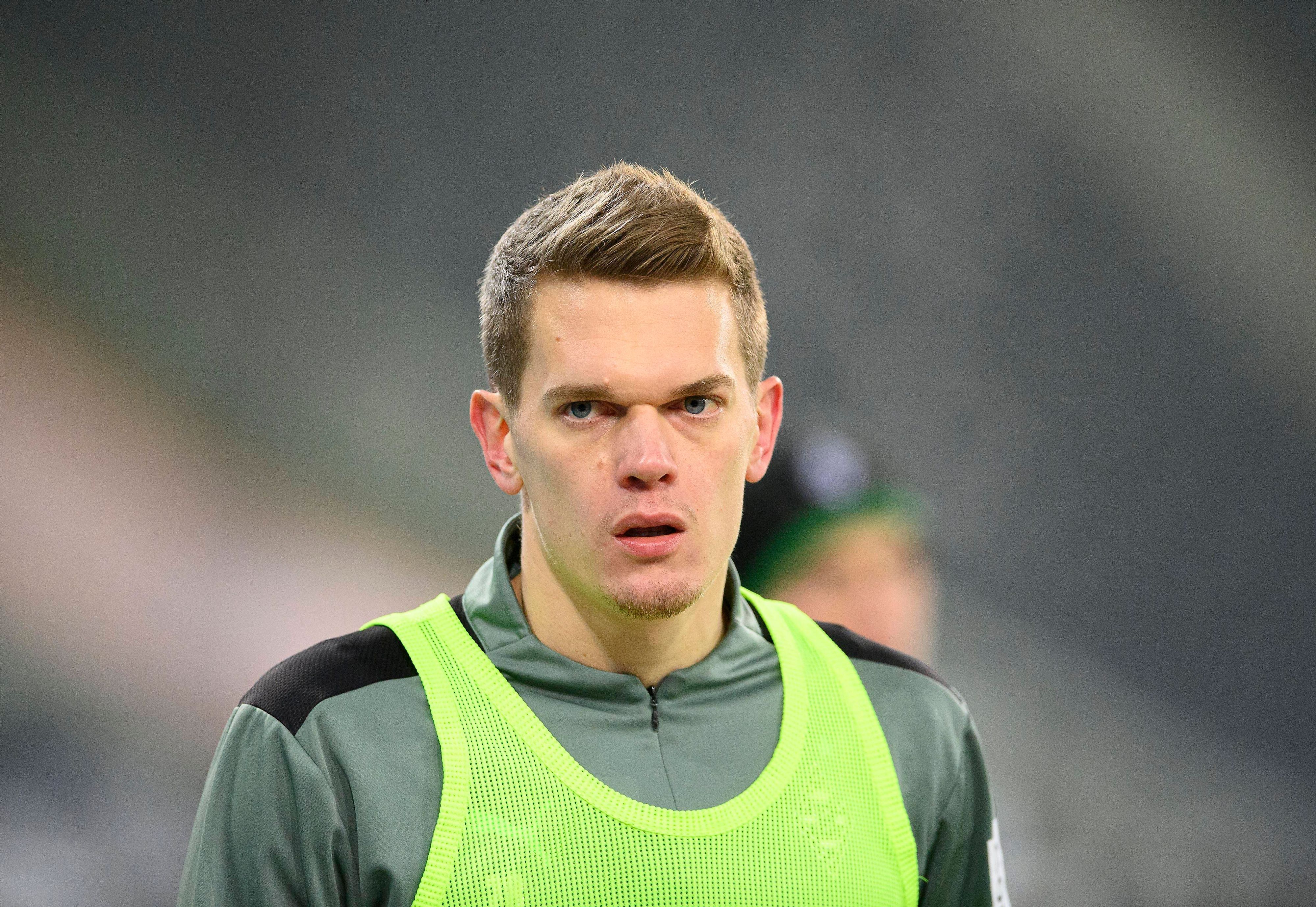 Matthias GINTER MG beim aufwaermen, Fussball 1. Bundesliga, 19.Spieltag, Borussia Moenchengladbach MG - Bayer 04 Leverkusen LEV 1:2, am 15.01.2022 in Moenchengladbach/ Deutschland. DFL regulations prohibit any use of photographs as image sequences and/or quasi-video