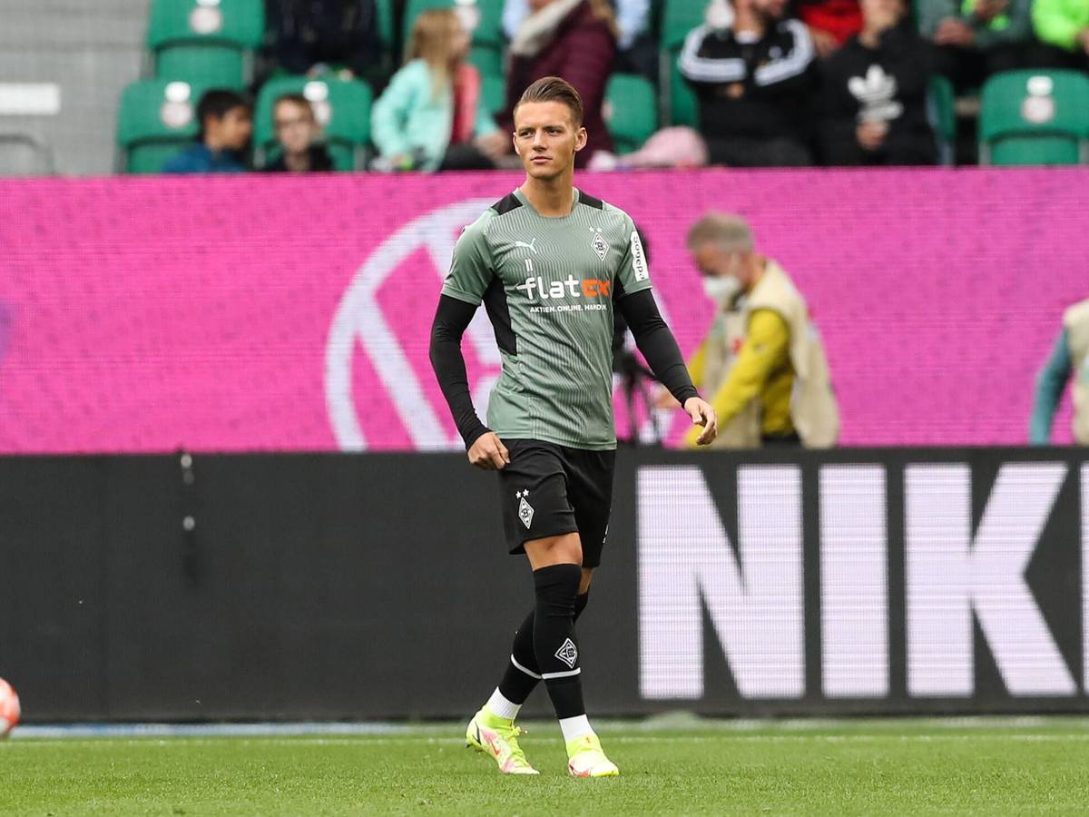 Hannes Wolf Borussia Mönchengladbach,11 - 1 Fussball Bundesliga Saison 2021-2022 Punktspiel VfL Wolfsburg vs. Borussia Mönchengladbach in der Volkswagen Arena in Wolfsburg - Fussball,Deutschland,Mann,Männer,02.10.2021 *** Hannes Wolf Borussia Mönchengladbach,11 1 Football Bundesliga Season 2021 2022 Punktspiel VfL Wolfsburg vs Borussia Mönchengladbach at Volkswagen Arena in Wolfsburg Football,Germany,man,men,02 10 2021