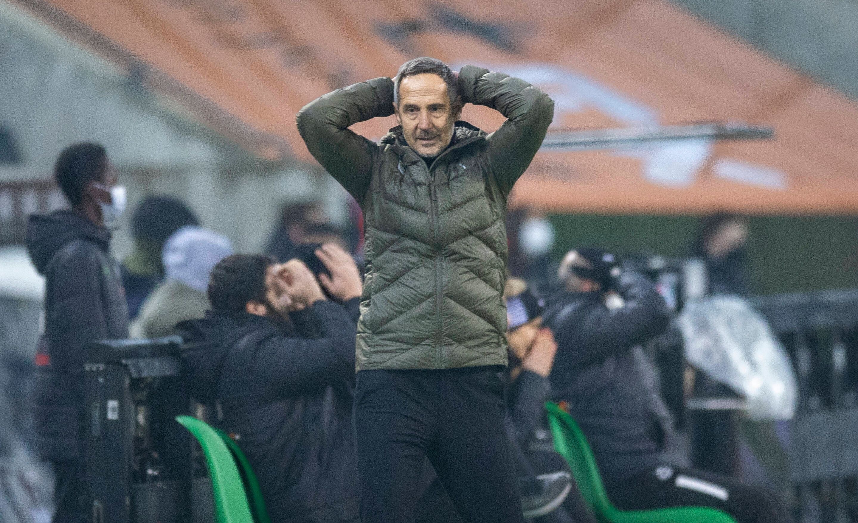 Trainer Adi Hütter von Borussia Mönchengladbach bei der Heimniederlage der Fohlen-Elf gegen Union Berlin am 22. Januar 2022 im Borussia-Park.