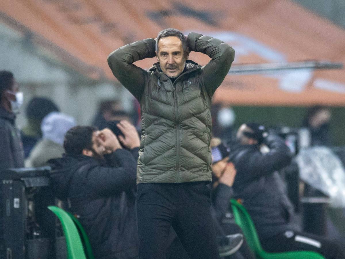 Trainer Adi Hütter von Borussia Mönchengladbach bei der Heimniederlage der Fohlen-Elf gegen Union Berlin am 22. Januar 2022 im Borussia-Park.
