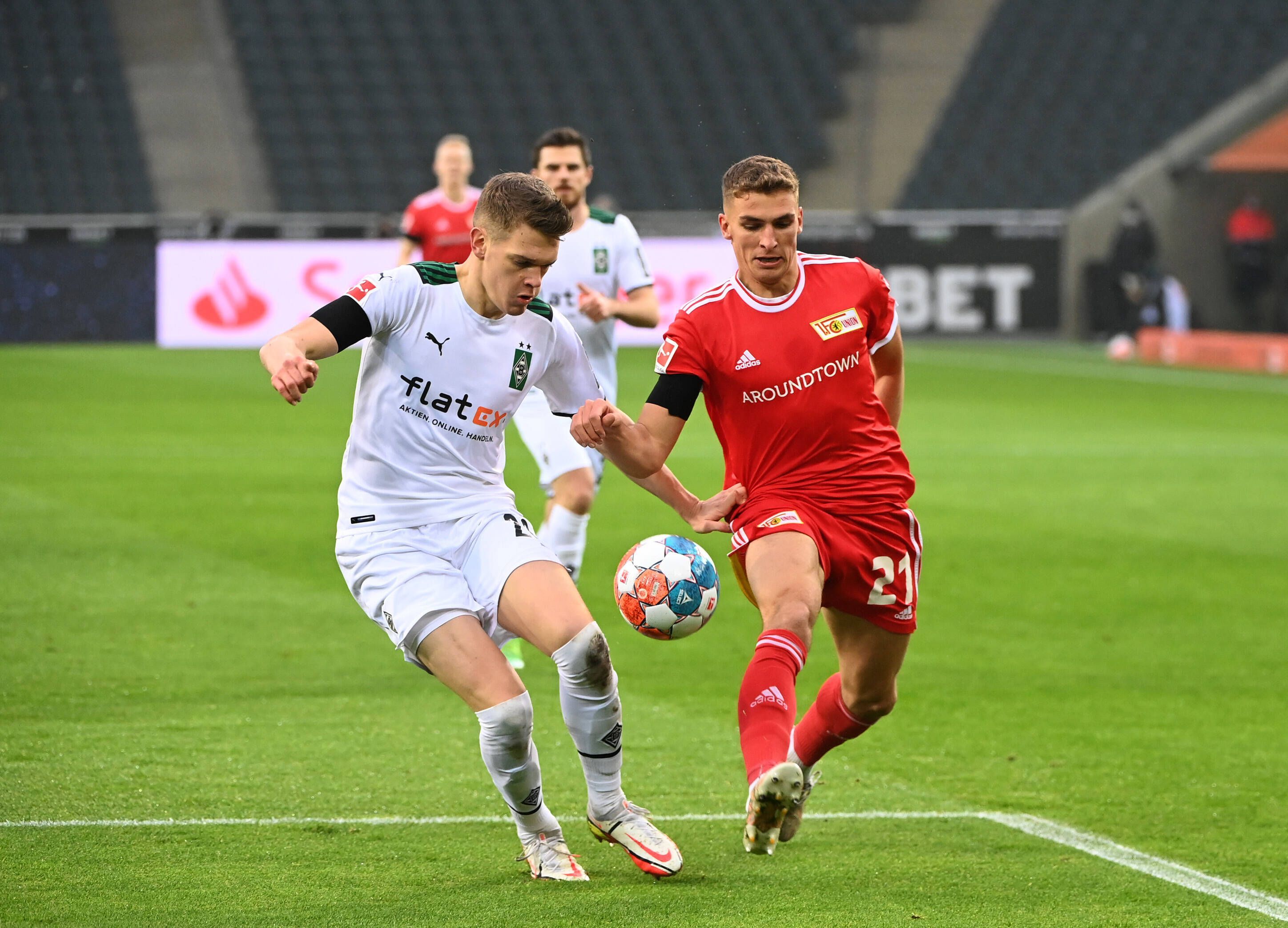 Fussball, Herren, Saison 2021/2022, 1. Bundesliga 20. Spieltag, Borussia Mönchengladbach - 1. FC Union Berlin, v. l. Matthias Ginter Borussia Mönchengladbach, Grischa Prömel 1. FC Union Berlin, 22.01. 2022, *** Football, men, season 2021 2022, 1 Bundesliga 20 matchday , Borussia Mönchengladbach 1 FC Union Berlin, v l Matthias Ginter Borussia Mönchengladbach , Grischa Prömel 1 FC Union Berlin , 22 01 2022, Copyright: xMatthiasxKochx