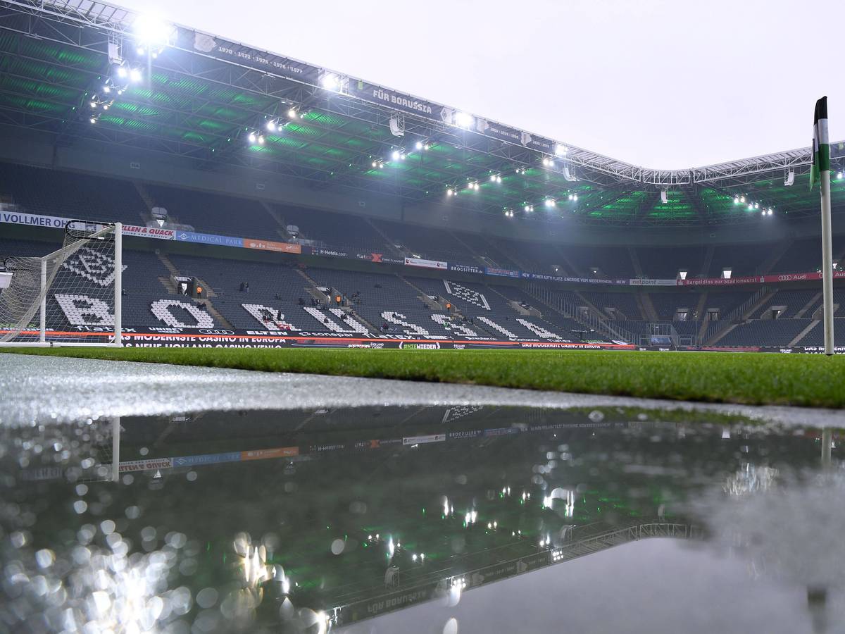 Blick auf den Platz im Borussia-Park am 22. Januar 2022 vor dem Bundesliga-Spiel zwischen Borussia Mönchengladbach und Union Berlin.