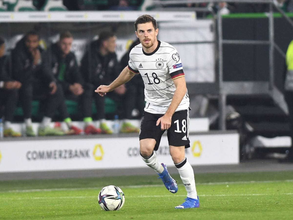 Gladbach-Profi Jonas Hofmann. Auf diesem Foto ist der Offensivallrounder im Trikot der deutschen Nationalmannschaft während des WM-Qualifikationsspiels gegen Liechtenstein am 11. November 2021 in Wolfsburg zu sehen.