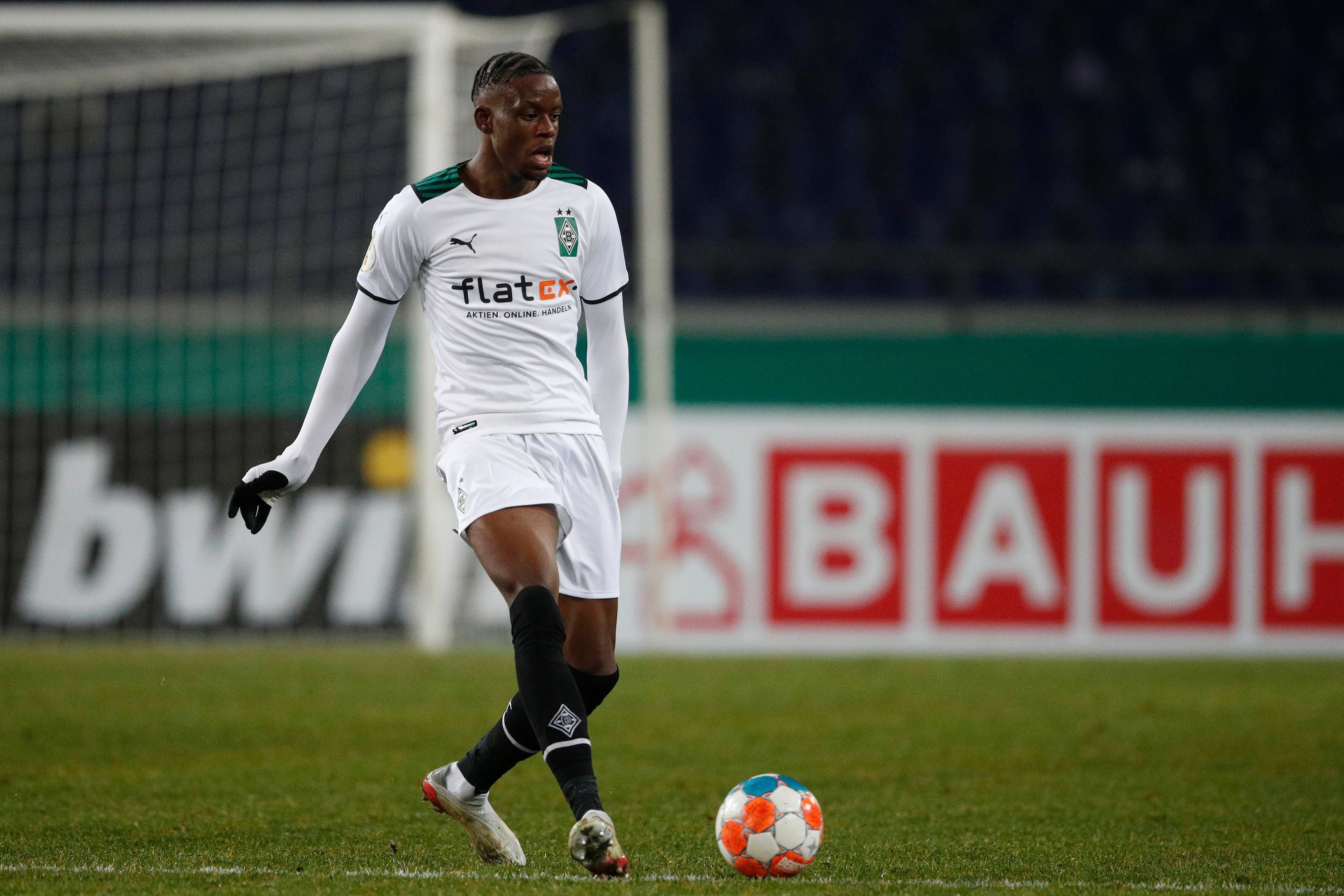 Denis Zakaria, hier beim DFB-Pokal-Spiel bei Hannover 96 am 19. Januar 2022, verlässt Borussia Mönchengladbach und schließt sich Juventus Turin an.