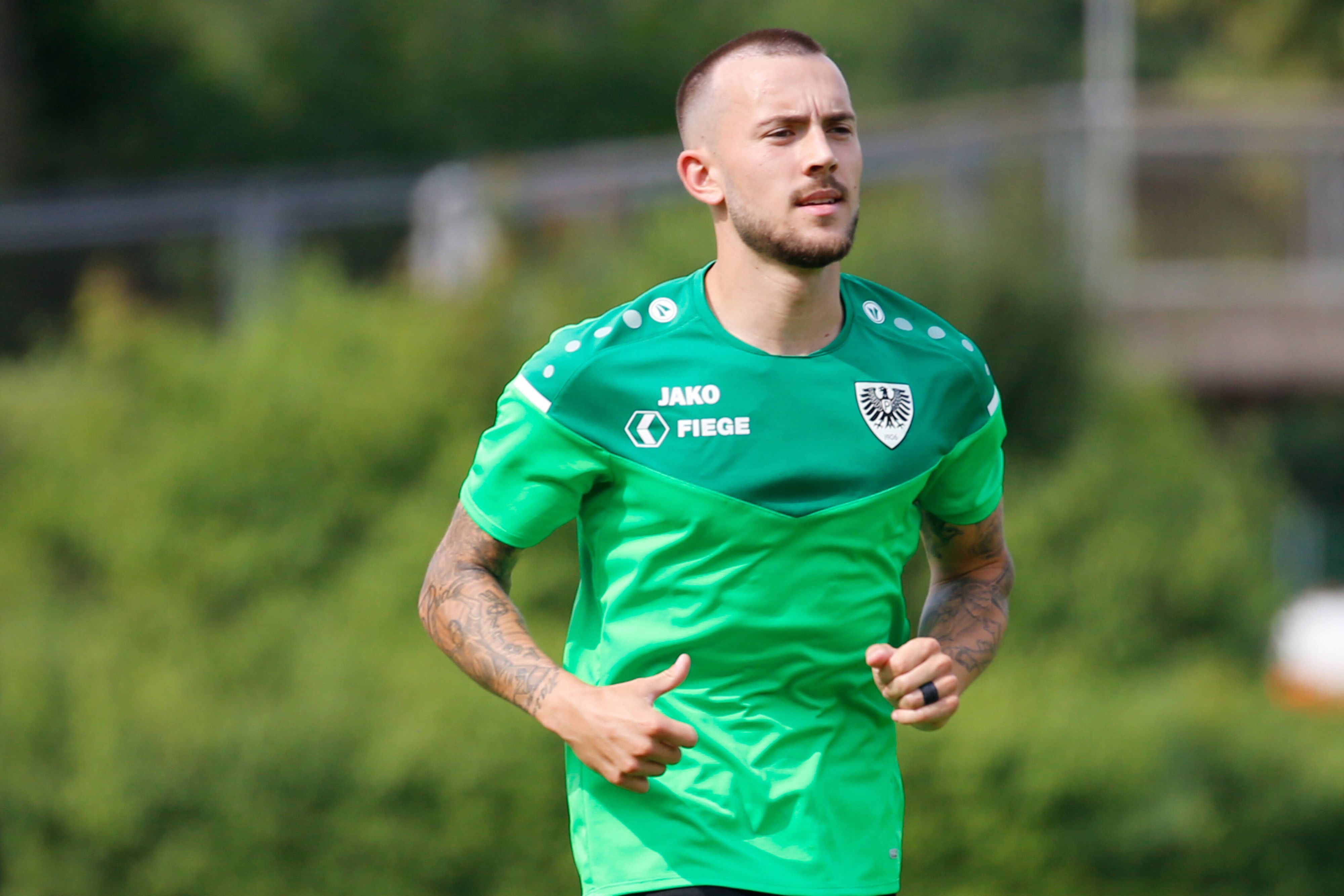 Joshua Holtby, hier bei einem Spiel am 21. August 2021, wechselt von Preußen Münster zu Borussia Mönchengladbach, wo er in der U23 zum Einsatz kommen soll.