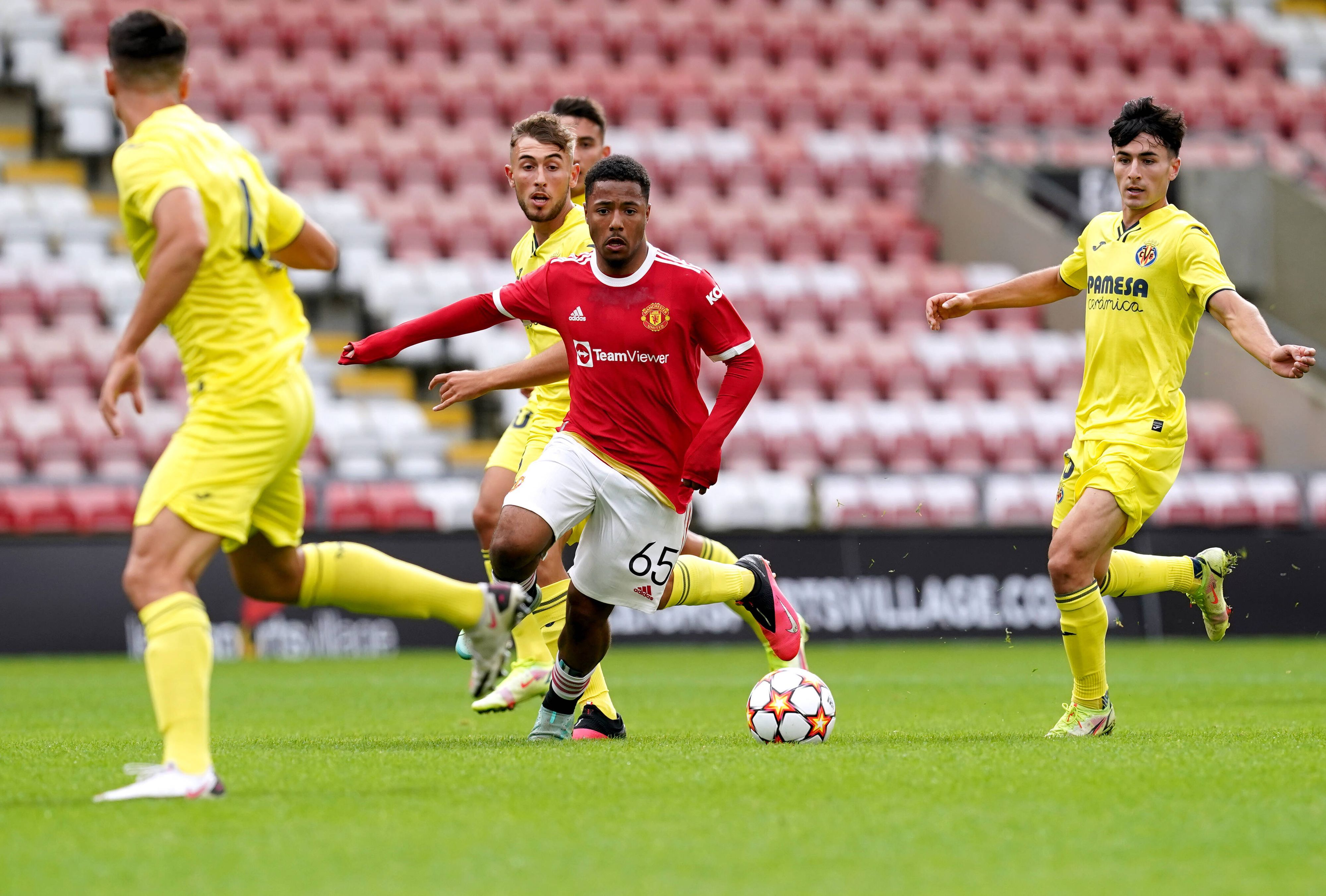 Dillon Hoogewerf wechselt von Manchester United zu Borussia Mönchengladbach. Dort soll der 18-Jährige die U23 des Klubs verstärken.