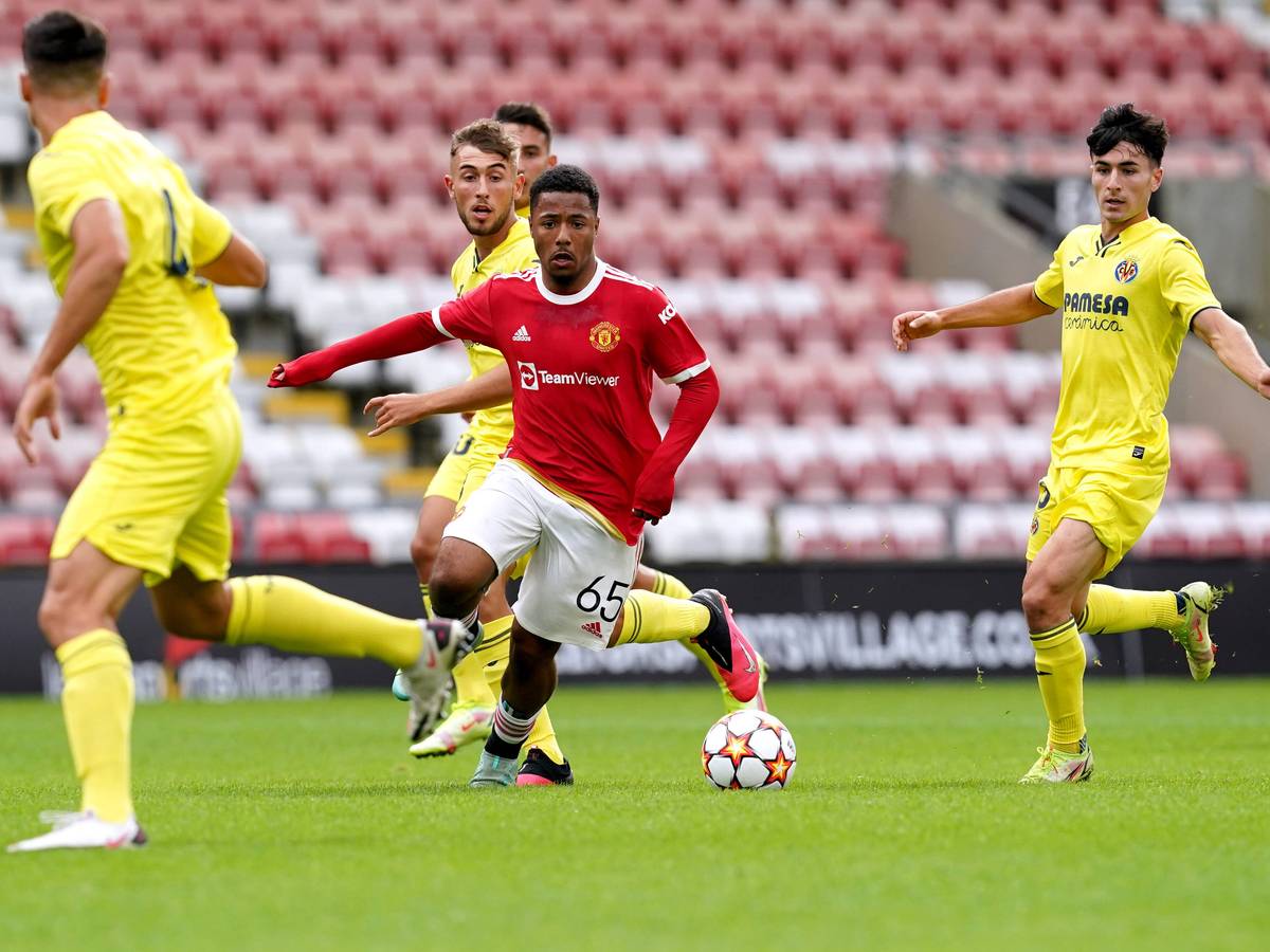 Dillon Hoogewerf wechselt von Manchester United zu Borussia Mönchengladbach. Dort soll der 18-Jährige die U23 des Klubs verstärken.