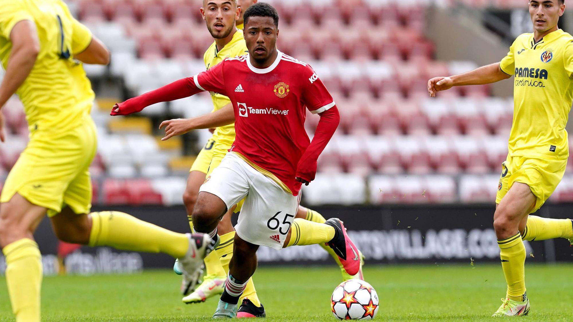 Dillon Hoogewerf wechselt von Manchester United zu Borussia Mönchengladbach. Dort soll der 18-Jährige die U23 des Klubs verstärken.