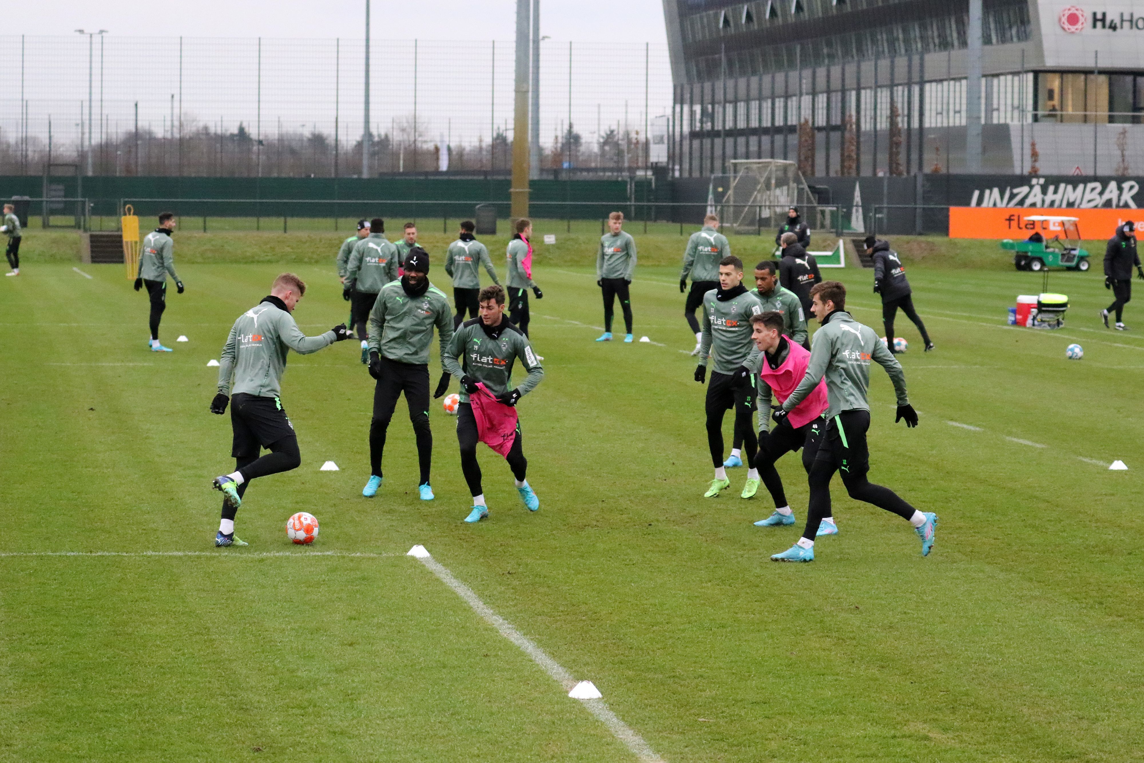 Am Dienstag startet das Team von Borussia Mönchengladbach, hier bei einer Einheit am 3. Februar 2022 im Borussia-Park, in die neue Trainingswoche.