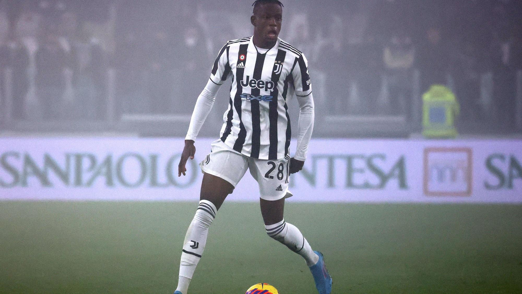 DENIS ZAKARIA, Juventus, Serie A, Juventus vs Hellas Verona 2-0, Torino SERIE A 2021-22 JUVENTUS-HELLAS VERONA 2-0