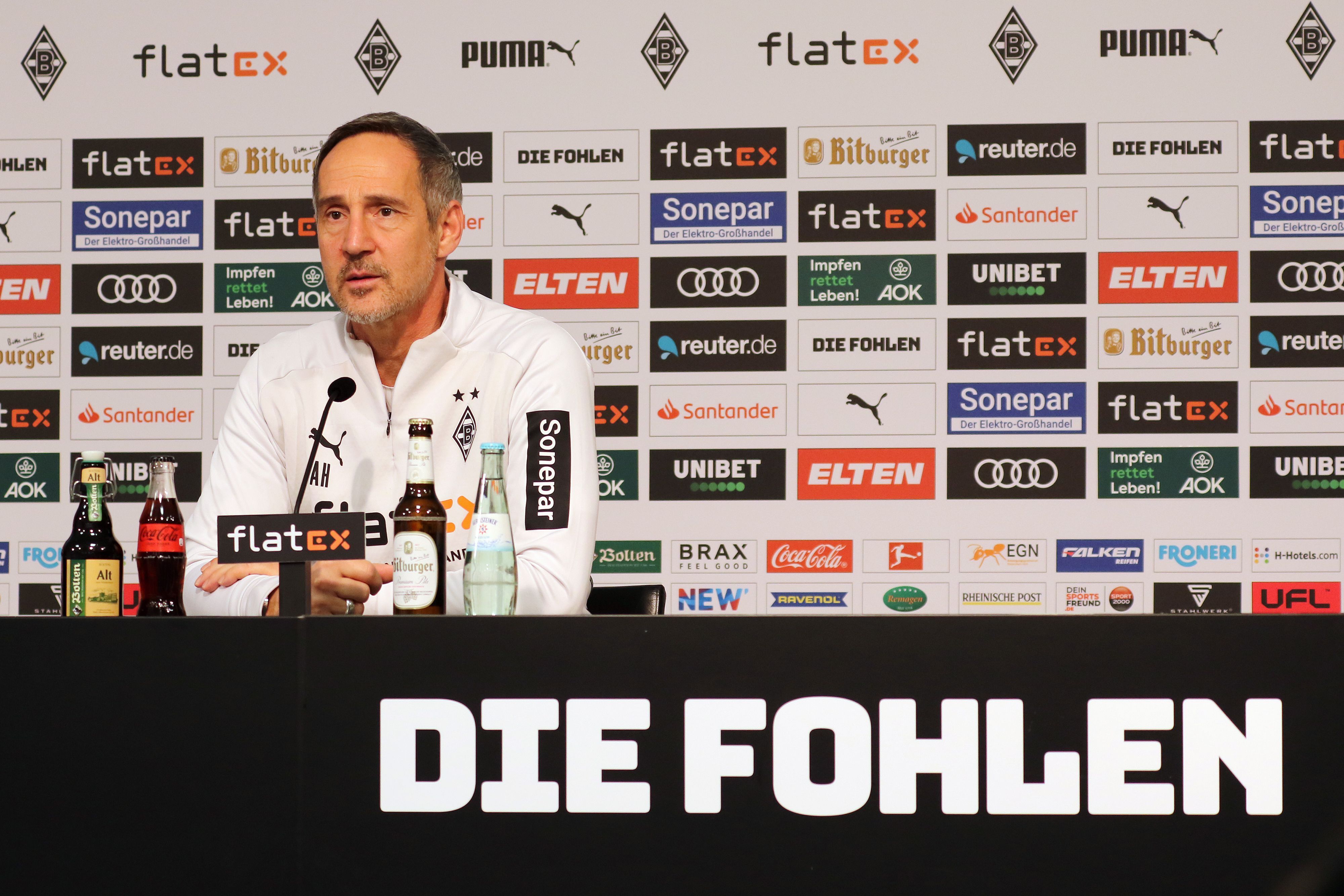 Adi Hütter, Trainer von Borussia Mönchengladbach, bei der Pressekonferenz ivor dem Bundesliga-Duell mit dem FC Augsburg im Borussia-Park am 10. Februar 2022.