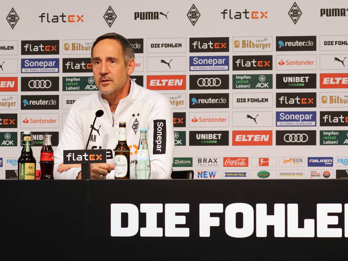 Adi Hütter, Trainer von Borussia Mönchengladbach, bei der Pressekonferenz ivor dem Bundesliga-Duell mit dem FC Augsburg im Borussia-Park am 10. Februar 2022.