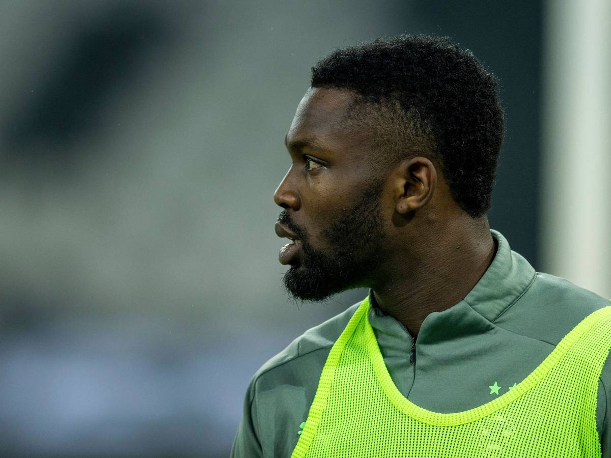 Stürmer Marcus Thuram von Borussia Mönchengladbach, hier zu sehen am 22. Januar 2022 im Borussia-Park. Thuram trägt ein gelbes Leibchen.