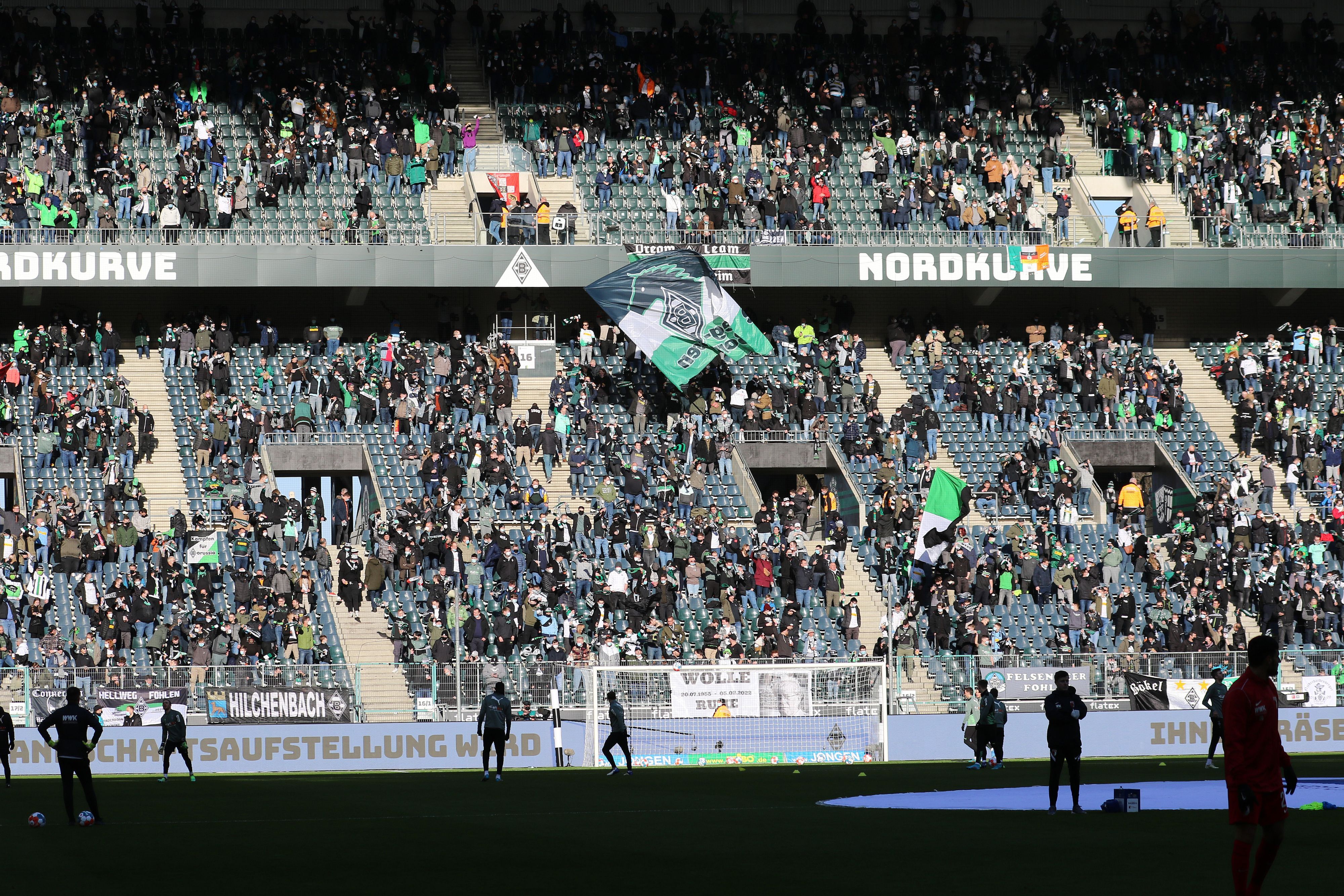 10.000 Fans verfolgten am Samstag (12. Februar 2022) im Borussia-Park das Match zwischen Borussia Mönchengladbach und dem FC Augsburg.